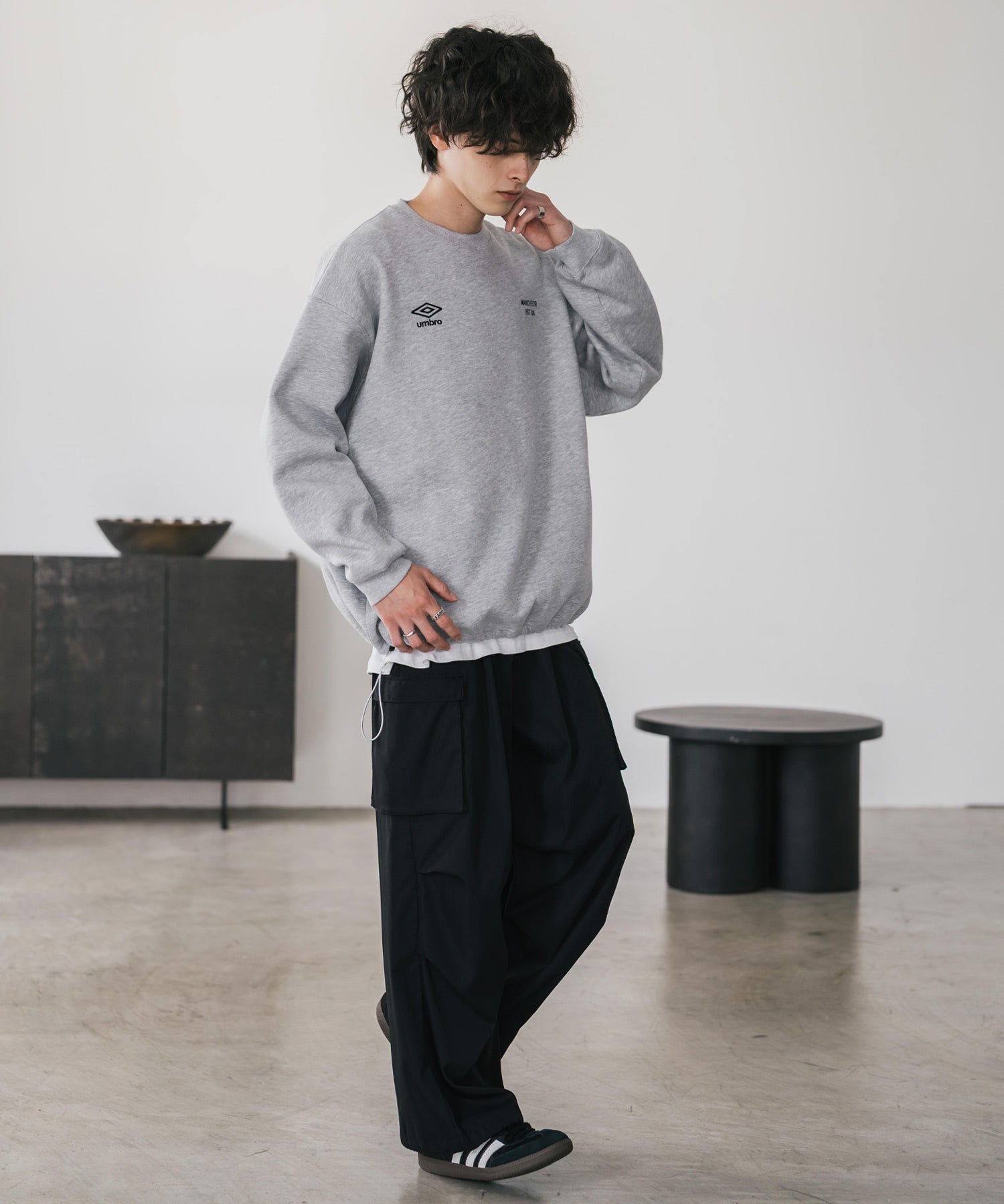 UMBRO 別注コラボオーバーサイズ裏起毛ロゴ刺繍ドロストスウェット 14941