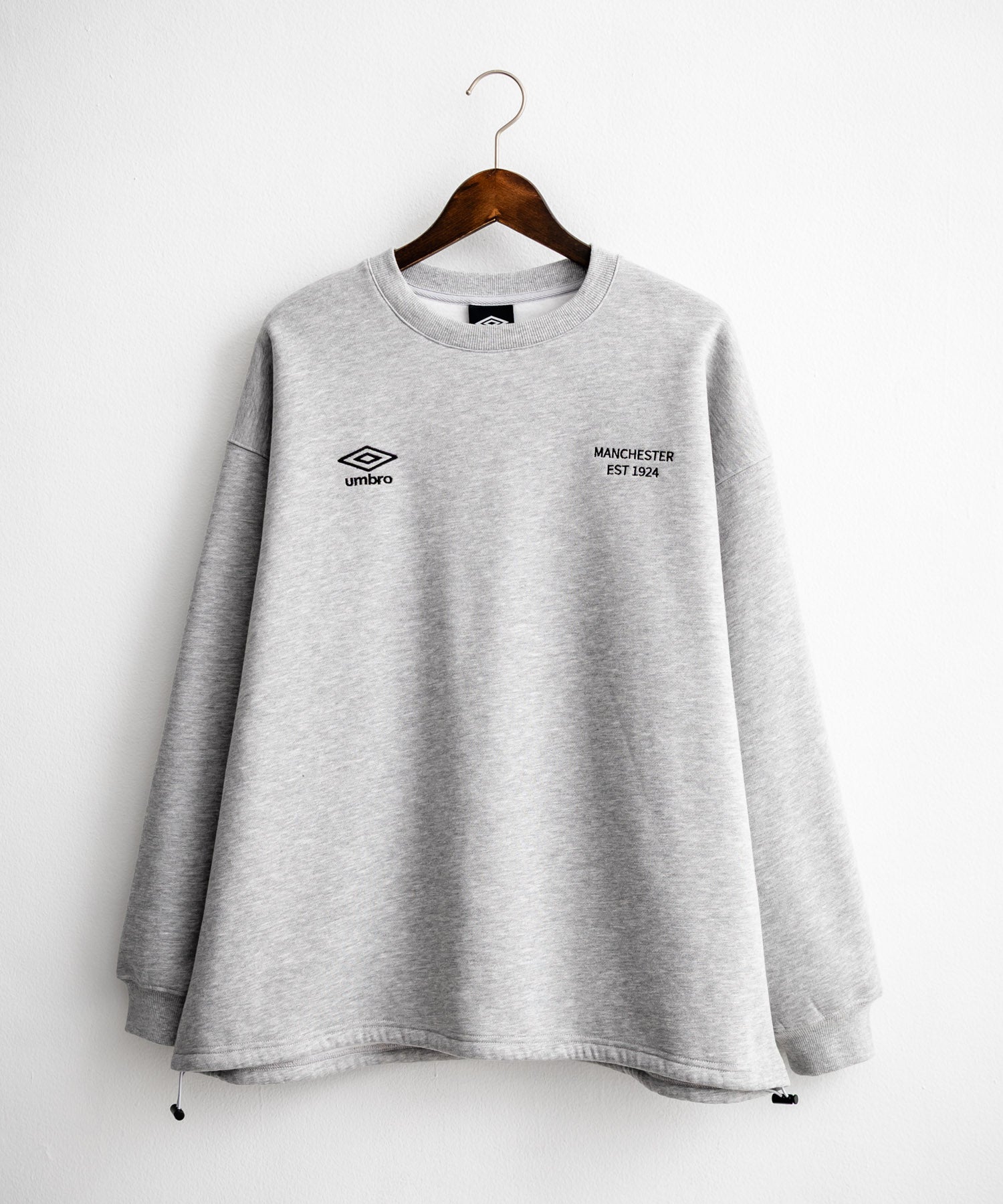 UMBRO 別注コラボオーバーサイズ裏起毛ロゴ刺繍ドロストスウェット 14941