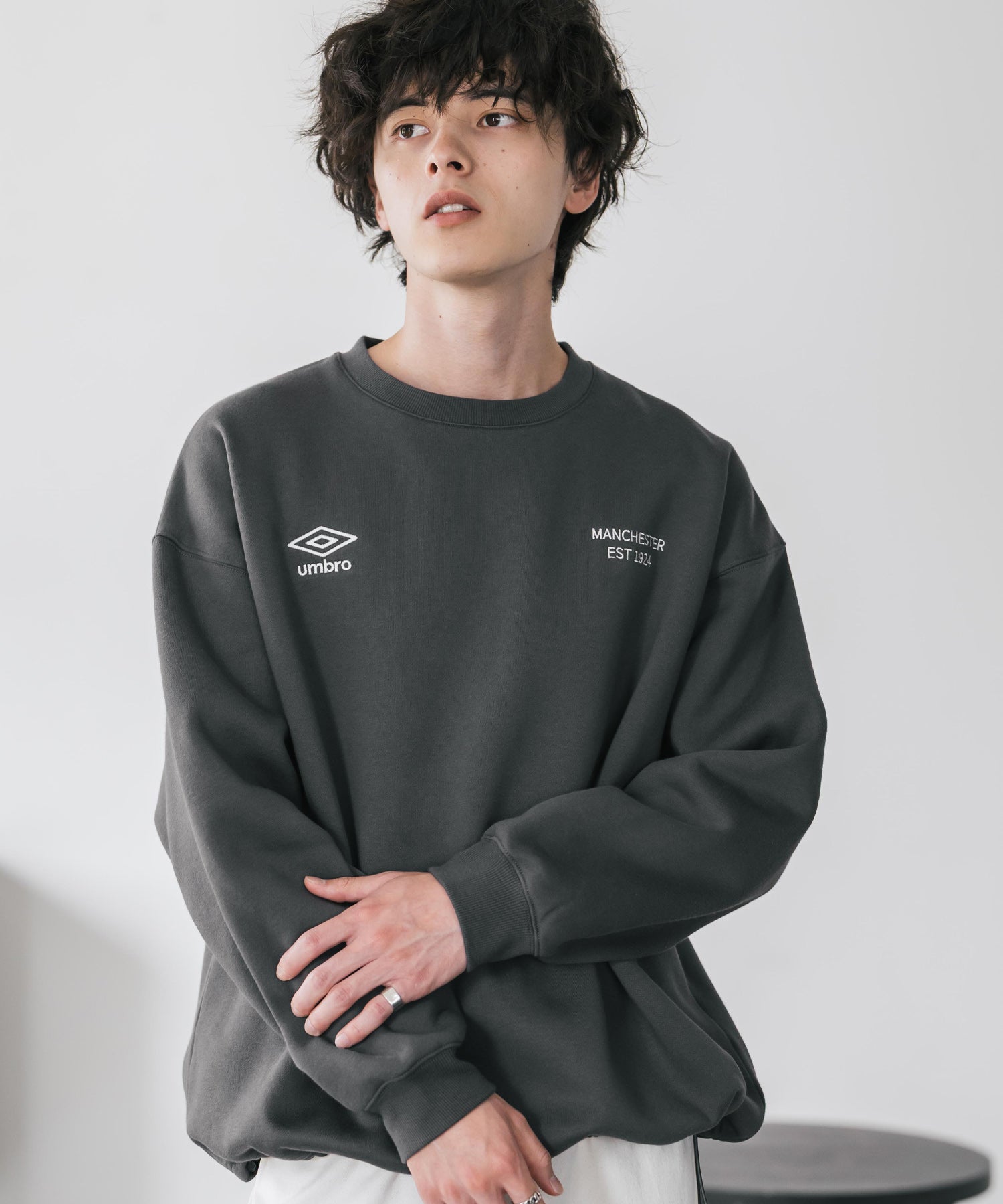 UMBRO 別注コラボオーバーサイズ裏起毛ロゴ刺繍ドロストスウェット 14941