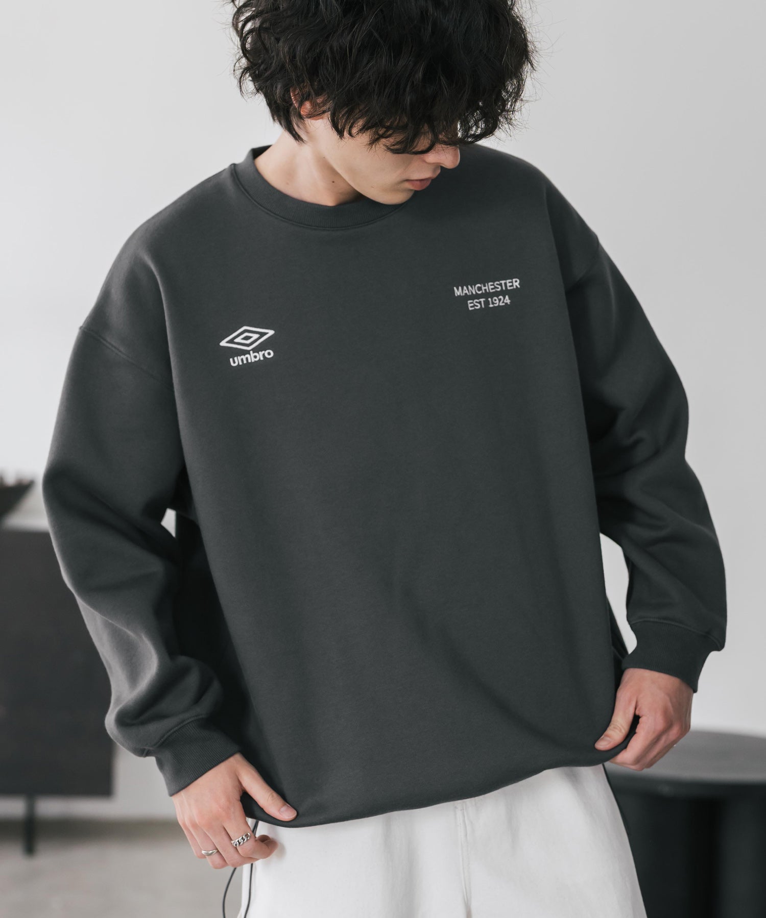 UMBRO 別注コラボオーバーサイズ裏起毛ロゴ刺繍ドロストスウェット 14941