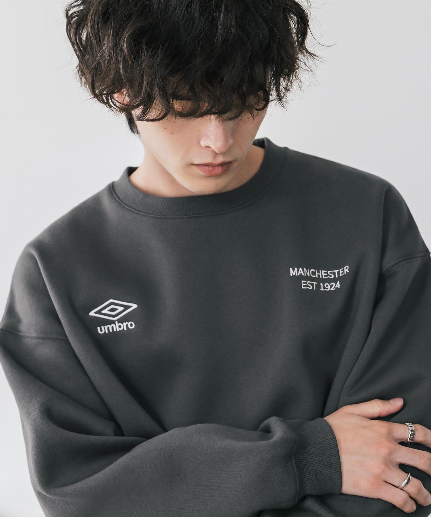 UMBRO 別注コラボオーバーサイズ裏起毛ロゴ刺繍ドロストスウェット 14941