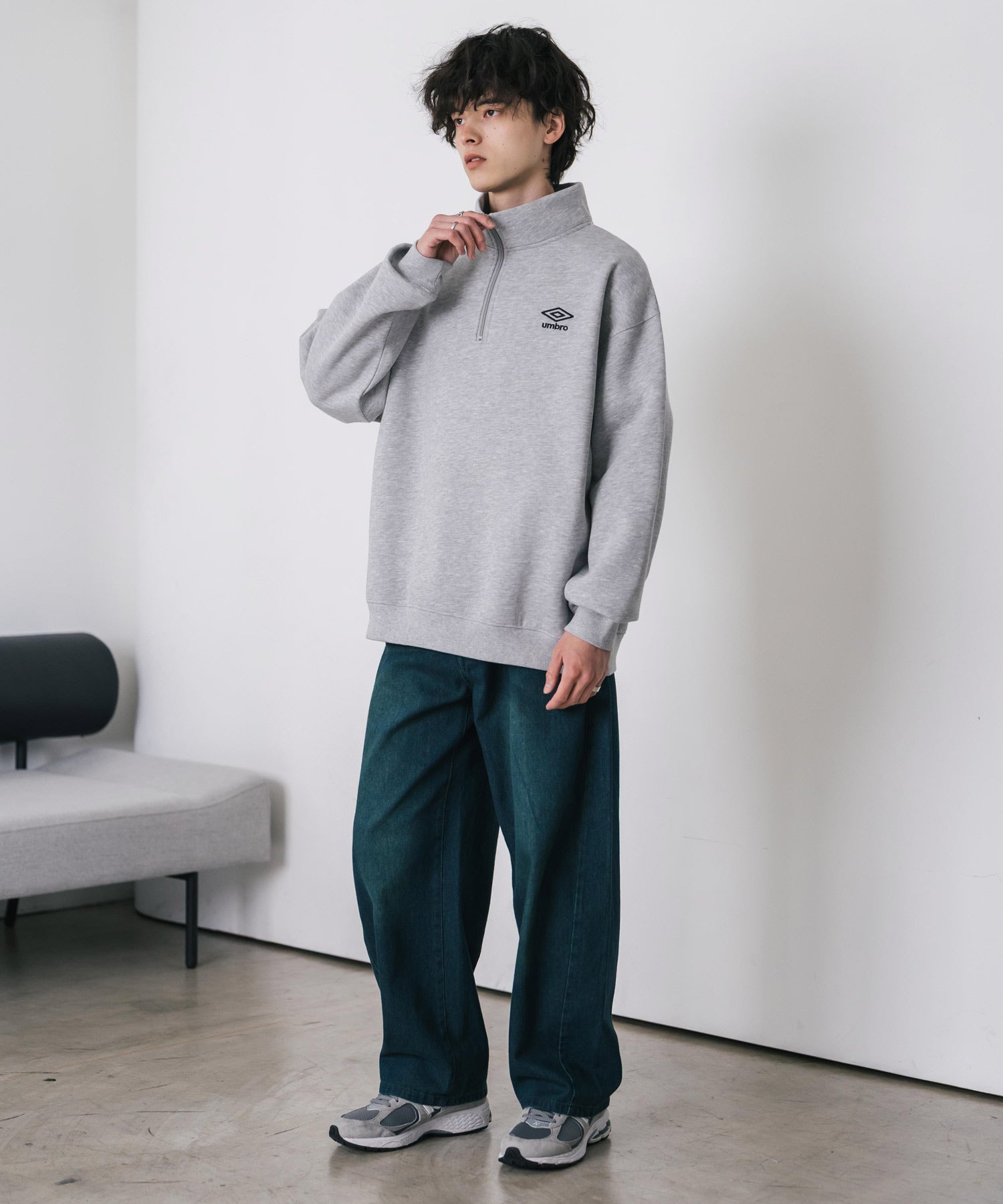 UMBRO アンブロ 別注コラボ オーバーサイズ裏起毛ワンポイントロゴ刺繍ハーフジッププルオーバースウェット 14942