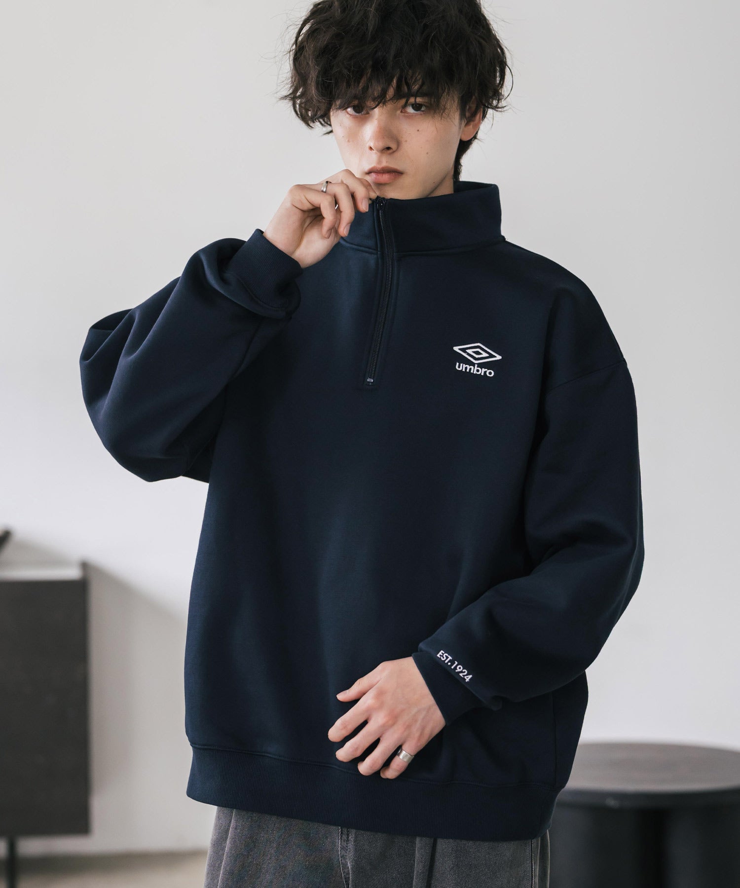 UMBRO アンブロ 別注コラボ オーバーサイズ裏起毛ワンポイントロゴ刺繍ハーフジッププルオーバースウェット 14942