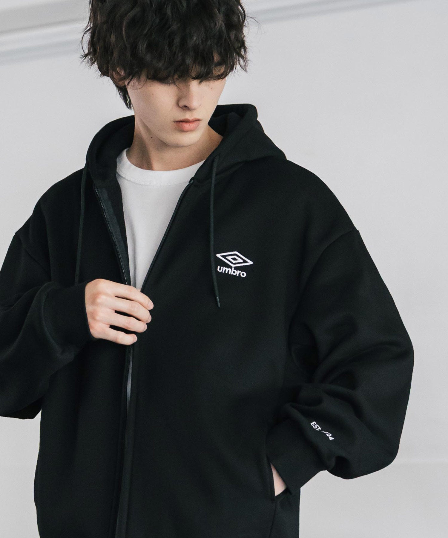 UMBRO 別注コラボオーバーサイズ裏起毛ワンポイントロゴ刺繍フルジップパーカー 14943