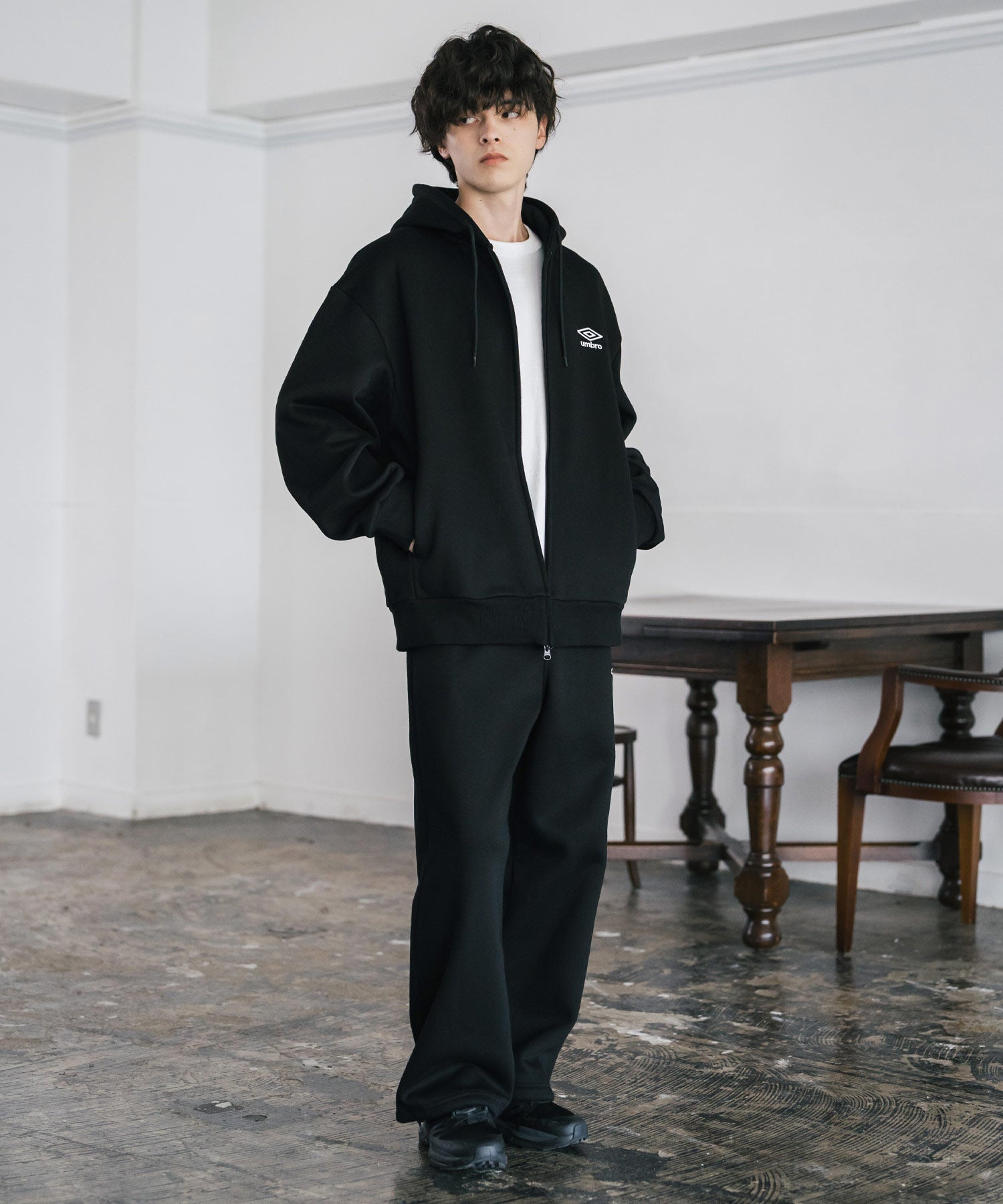 UMBRO 別注コラボオーバーサイズ裏起毛ワンポイントロゴ刺繍フルジップ