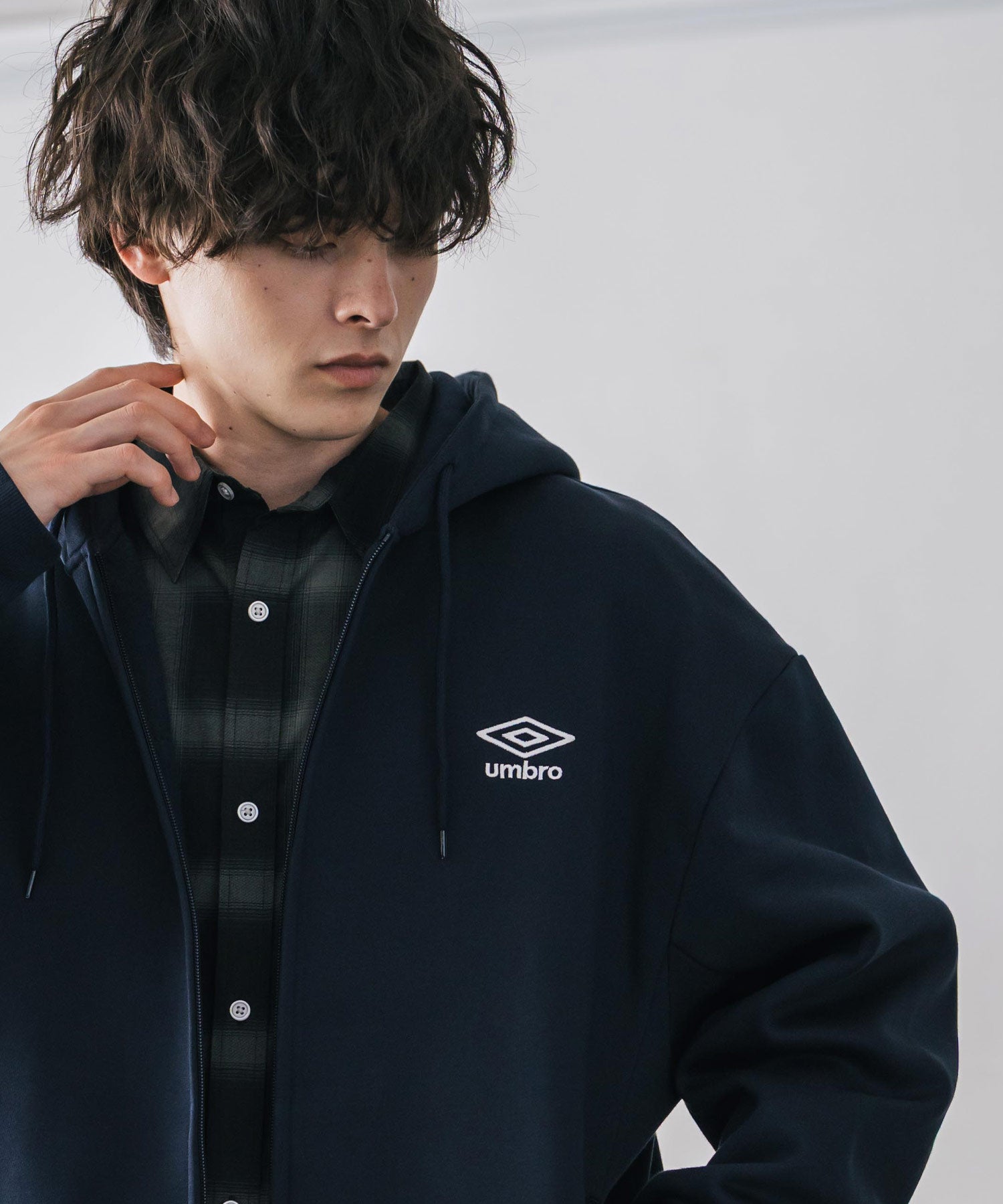UMBRO 別注コラボオーバーサイズ裏起毛ワンポイントロゴ刺繍フルジップパーカー 14943