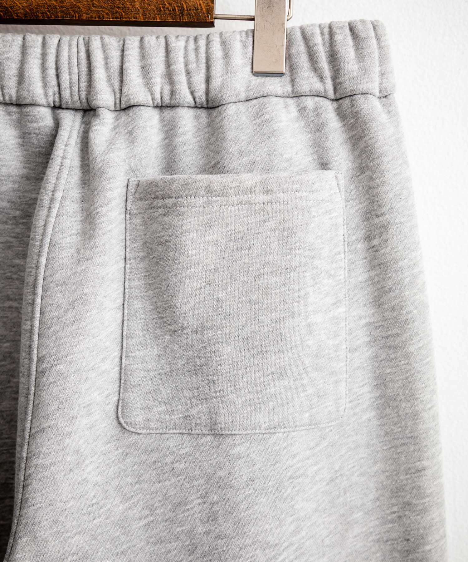 UMBRO 別注コラボ裏起毛ワンポイントロゴ刺繍イージーワイドストレート