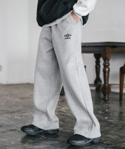 UMBRO 別注コラボ裏起毛ワンポイントロゴ刺繍イージーワイドストレートスウェットパンツ 14944
