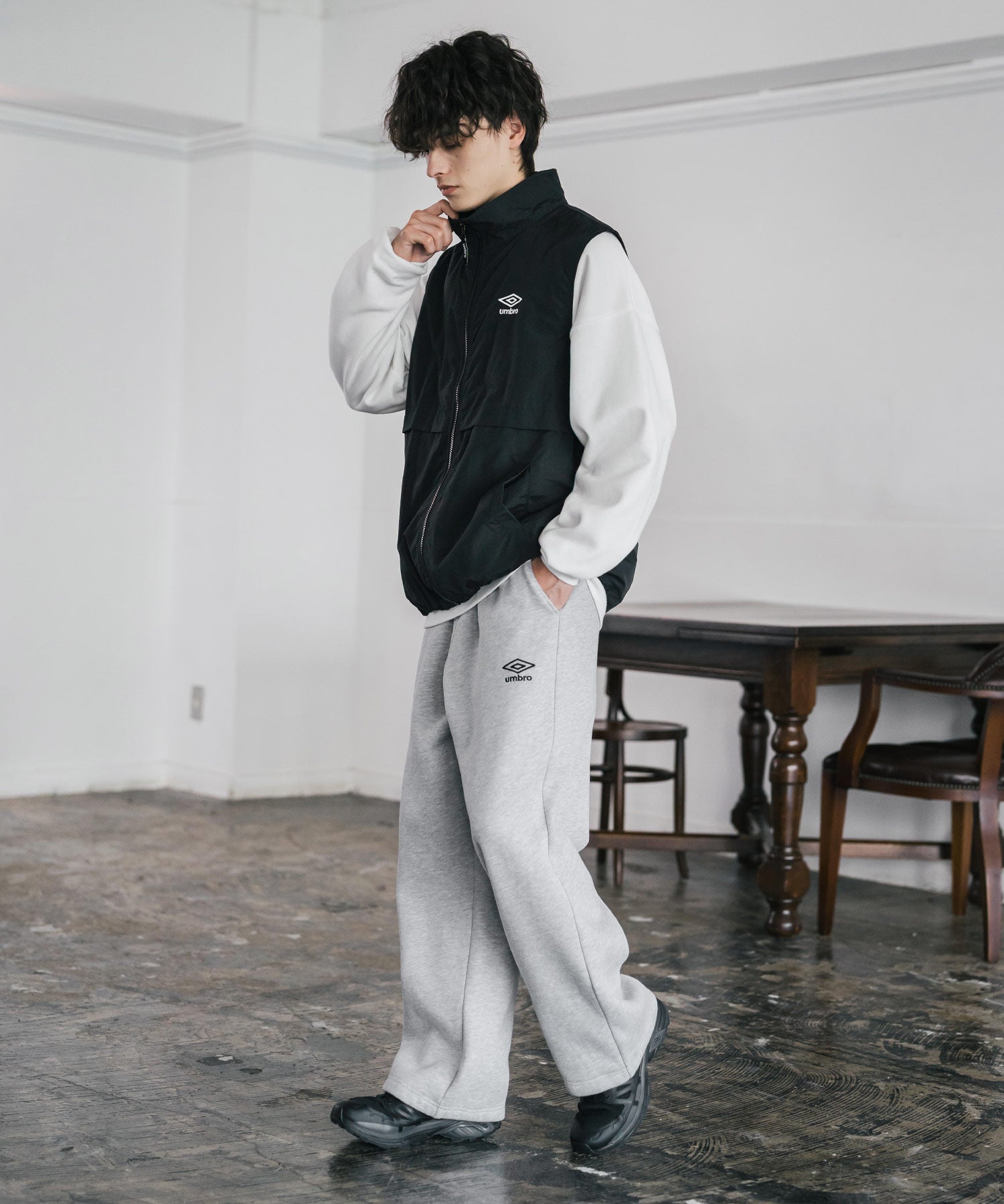 UMBRO 別注コラボ裏起毛ワンポイントロゴ刺繍イージーワイドストレートスウェットパンツ 14944