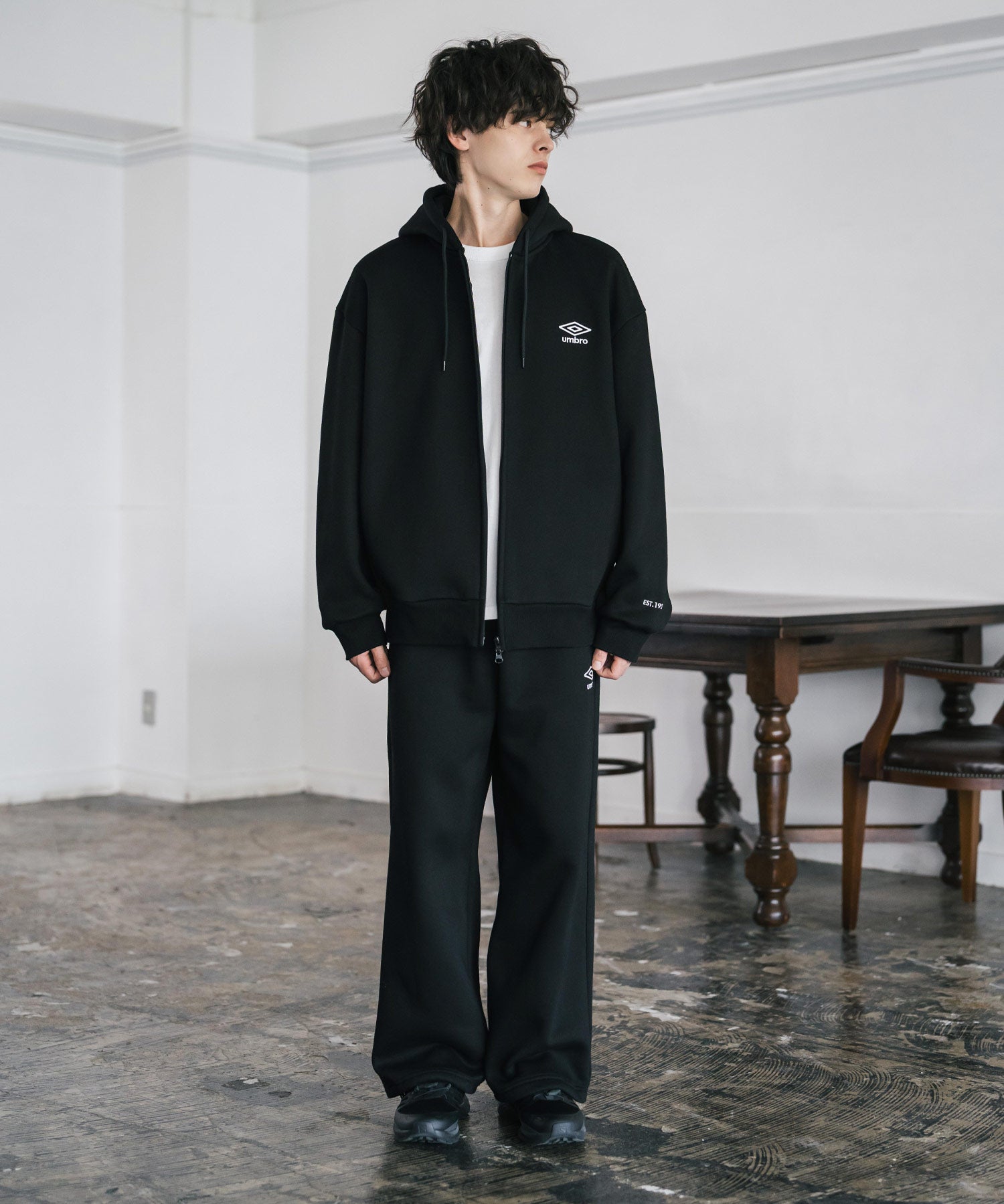 UMBRO 別注コラボ裏起毛ワンポイントロゴ刺繍イージーワイドストレートスウェットパンツ 14944