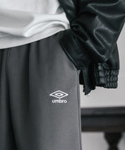 UMBRO 別注コラボ裏起毛ワンポイントロゴ刺繍イージーワイドストレートスウェットパンツ 14944