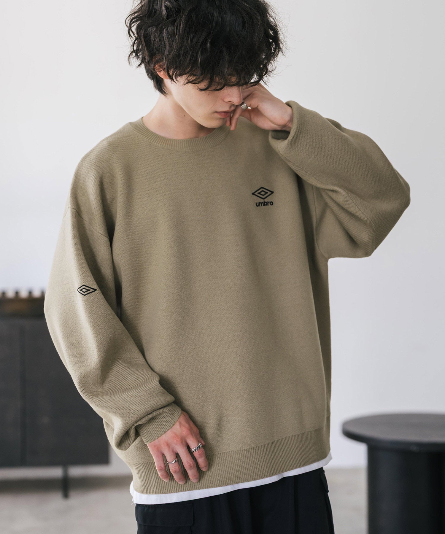 UMBRO アンブロ 別注コラボ オーバーサイズワンポイントロゴ刺繍クルーネックアクリルニットセーター 14945