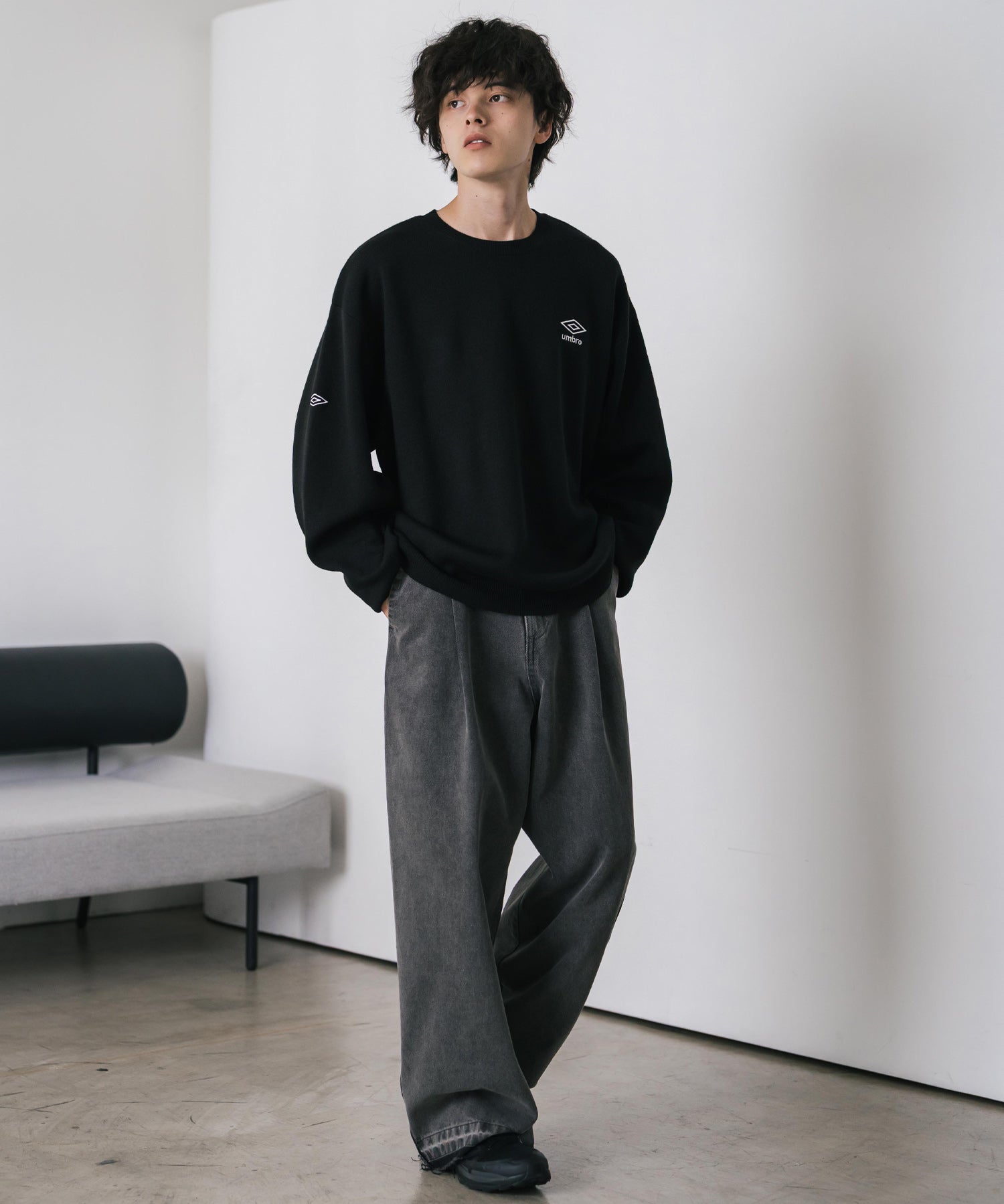 UMBRO アンブロ 別注コラボ オーバーサイズワンポイントロゴ刺繍クルーネックアクリルニットセーター 14945