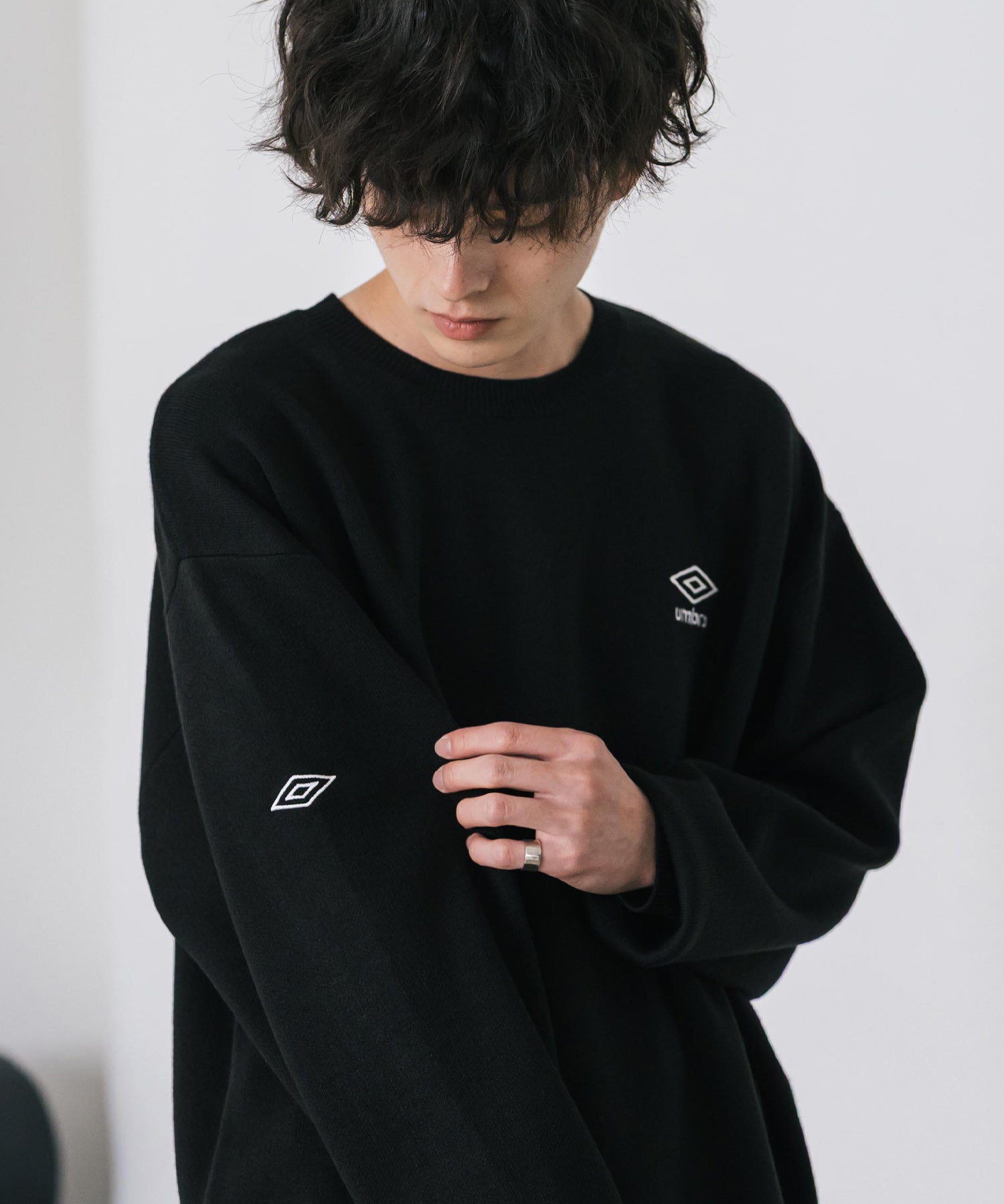 UMBRO アンブロ 別注コラボ オーバーサイズワンポイントロゴ刺繍クルーネックアクリルニットセーター 14945