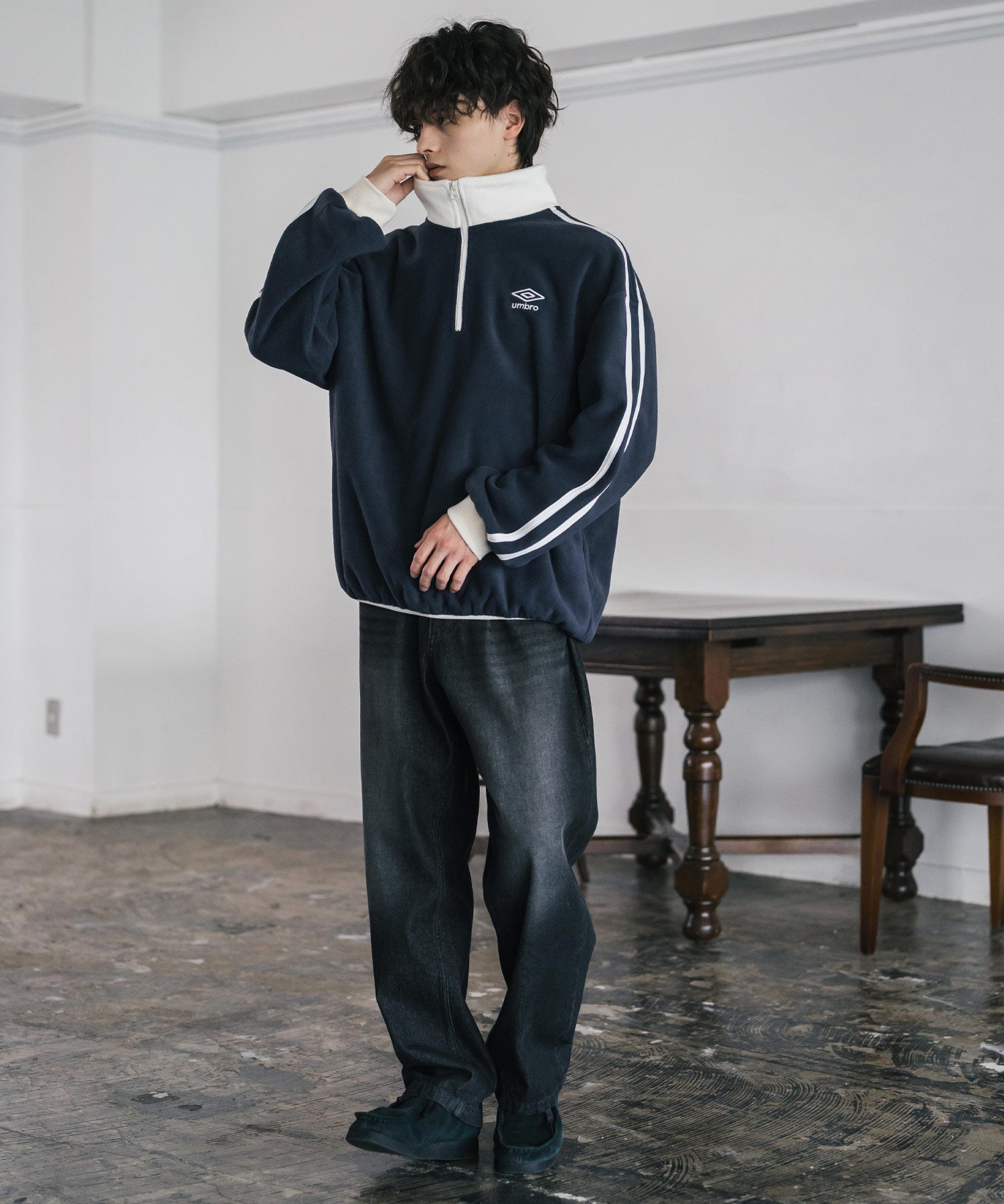 UMBRO 別注コラボオーバーサイズワンポイントロゴ刺繍サイドラインハーフジップフリース 14946