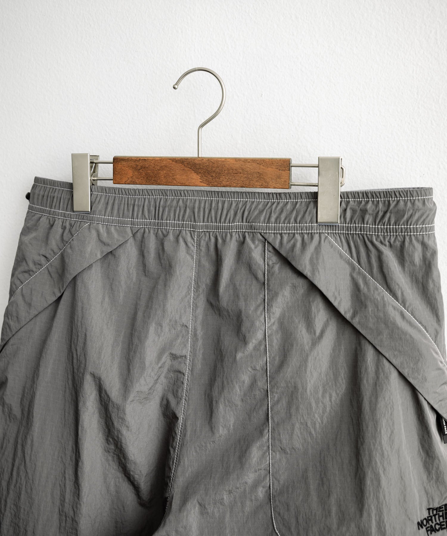 日本未展開モデル THE NORTH FACE ザ・ノースフェイス WHITE LABEL ホワイトレーベル SHELDON BERMUDA ナイロンワイドハーフパンツ 16065