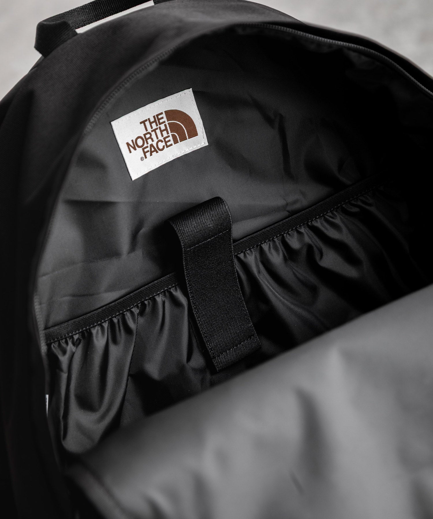 日本未展開モデル THE NORTH FACE ザ・ノースフェイス WHITE LABEL ホワイトレーベル STANDARD BACKPACK M バックパック/リュック 16357