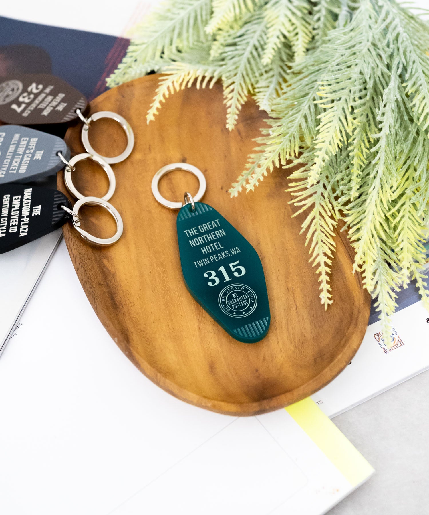 Butler Verner Sails バトラーバーナーセイルズ 日本製 国産 Movie Inspired Keychain モーテルキーアクリルキーホルダー JW-2978