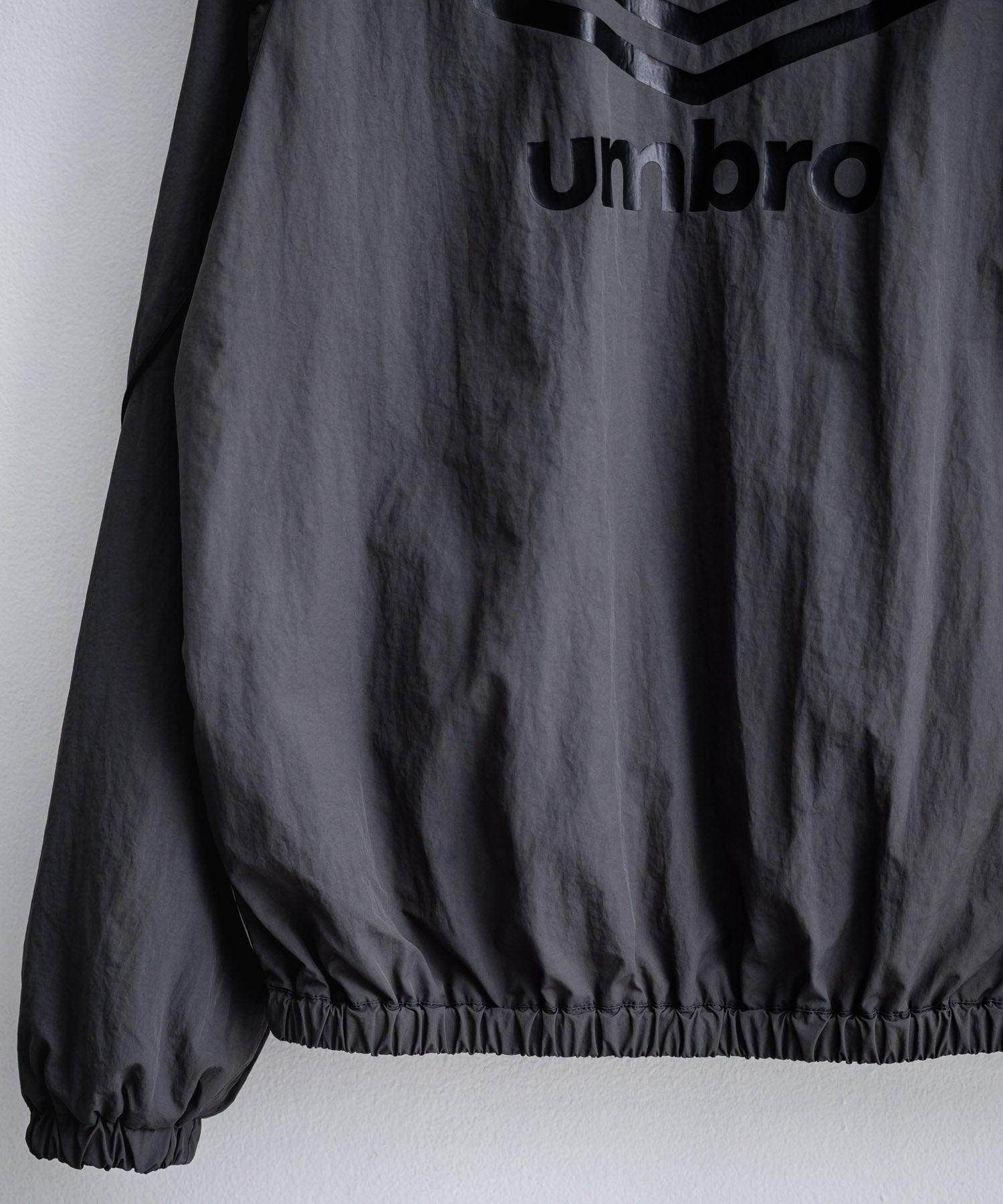 UMBRO アンブロ オーバーサイズパイピングナイロンジャケット/バックプリントトラックジャケット 16393【セットアップ可能】