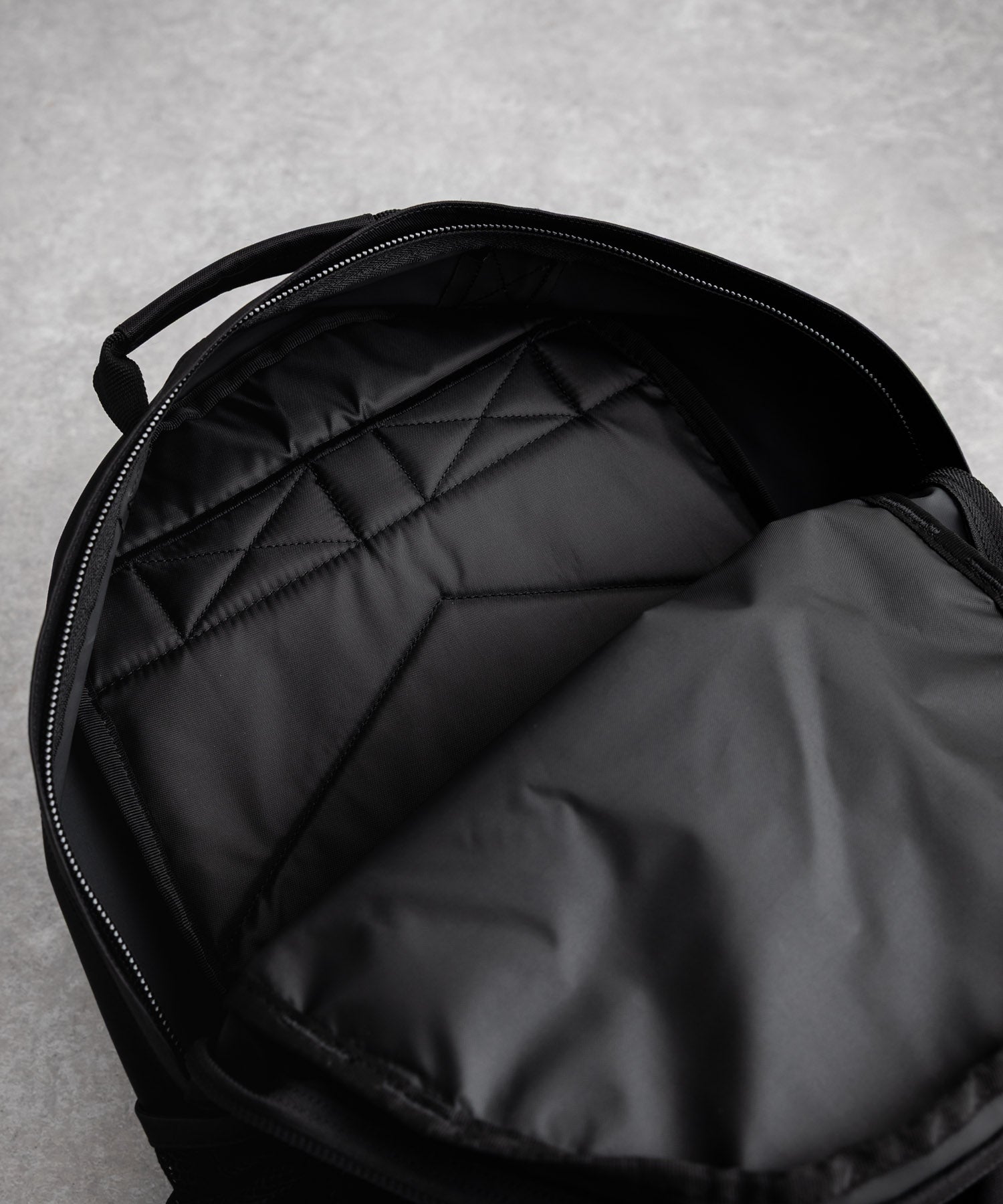 Carhartt カーハート KICKFLIP BACKPACK 撥水ワンポイントロゴバックパック  16396
