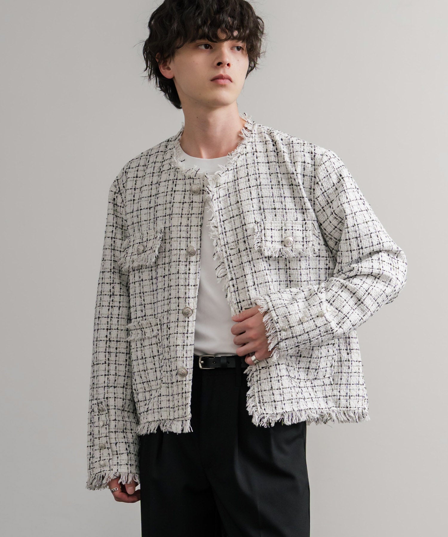 ツイードカットオフフリンジシルバーボタンショート丈ノーカラー