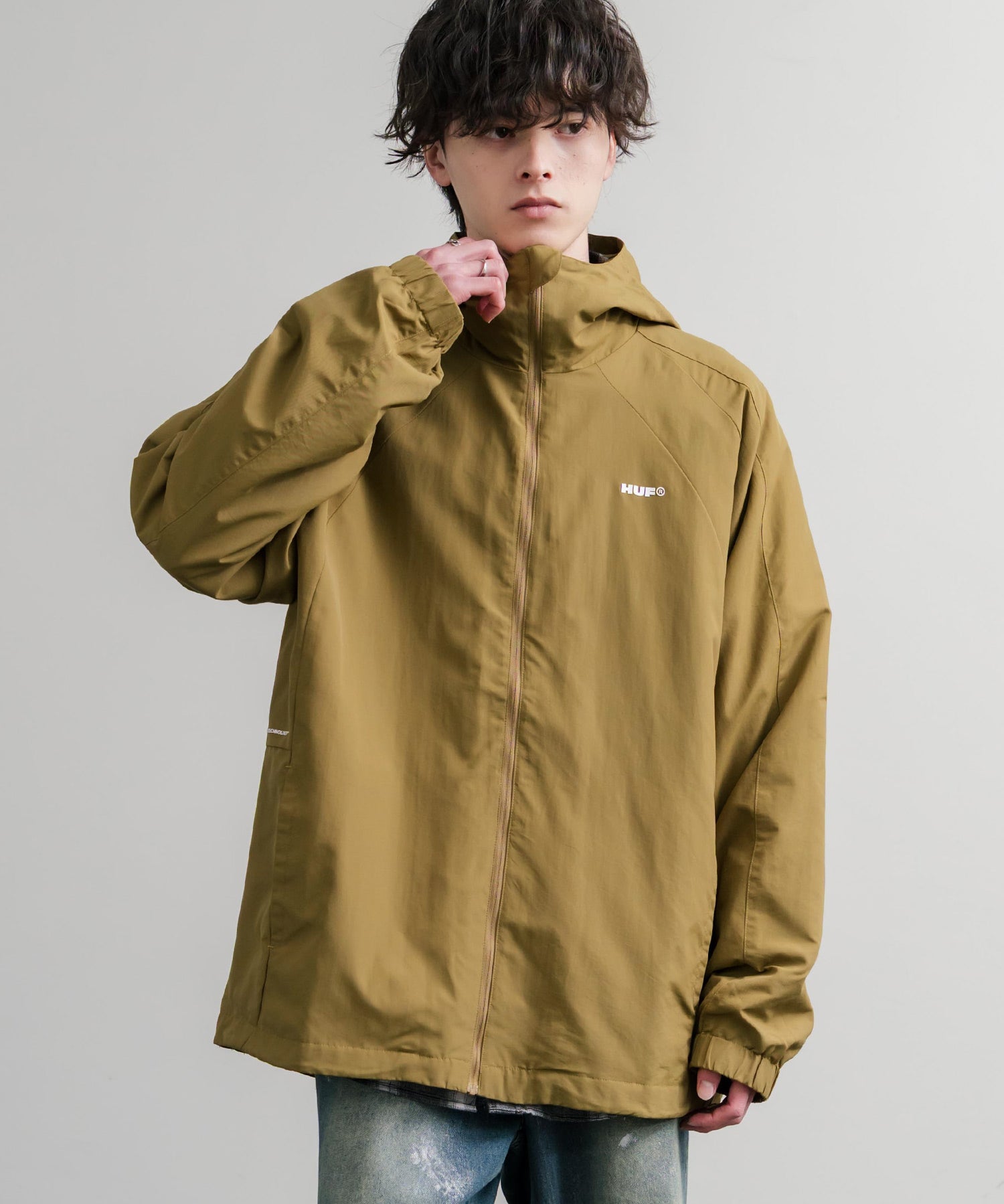 HUF ハフ ALL CAPS SHELL JACKET オーバーサイズラグランスリーブナイロンジャケット 15017
