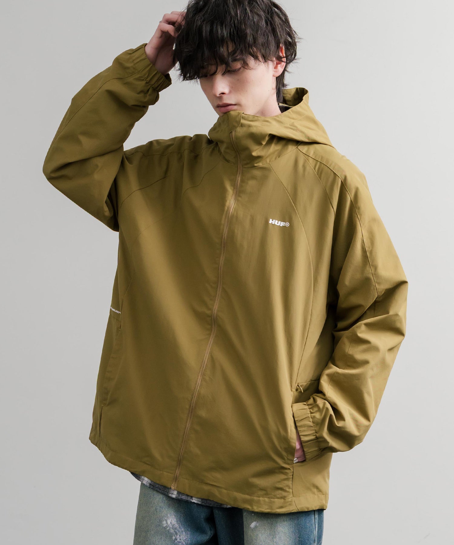 HUF ハフ ALL CAPS SHELL JACKET オーバーサイズラグランスリーブナイロンジャケット 15017