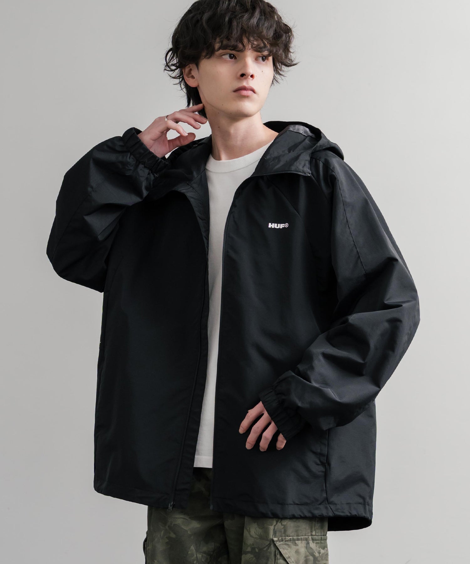 HUF ハフ ALL CAPS SHELL JACKET オーバーサイズラグランスリーブナイロンジャケット 15017