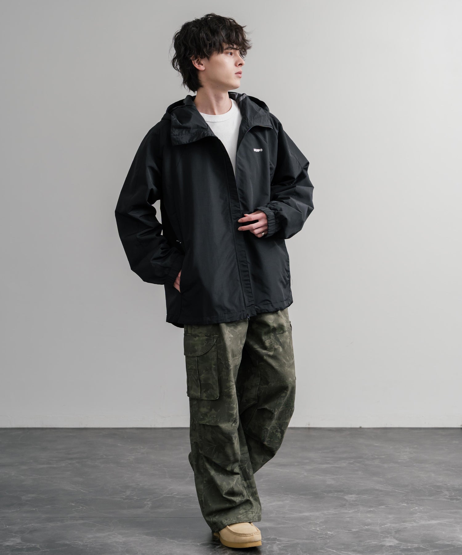 HUF ハフ ALL CAPS SHELL JACKET オーバーサイズラグランスリーブナイロンジャケット 15017