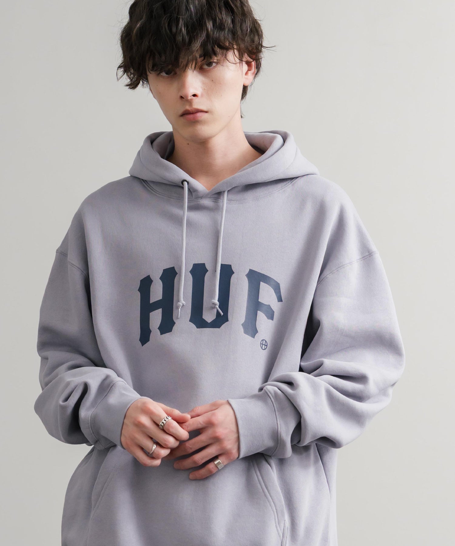 HUF ハフ ARCH P/O HOODIE オーバーサイズアーチロゴプリント裏起毛プルオーバーパーカー 15020