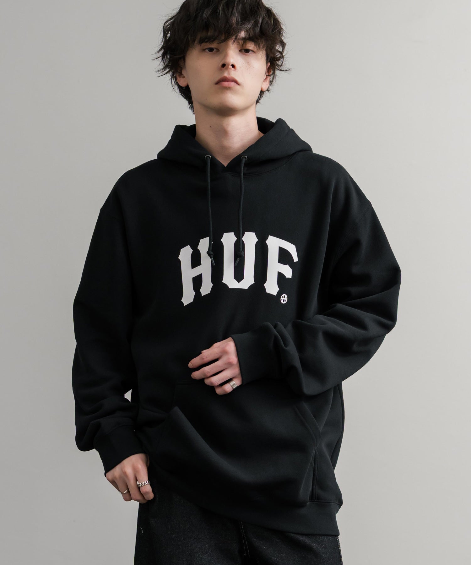 HUF ハフ ARCH P/O HOODIE オーバーサイズアーチロゴプリント裏起毛プルオーバーパーカー 15020