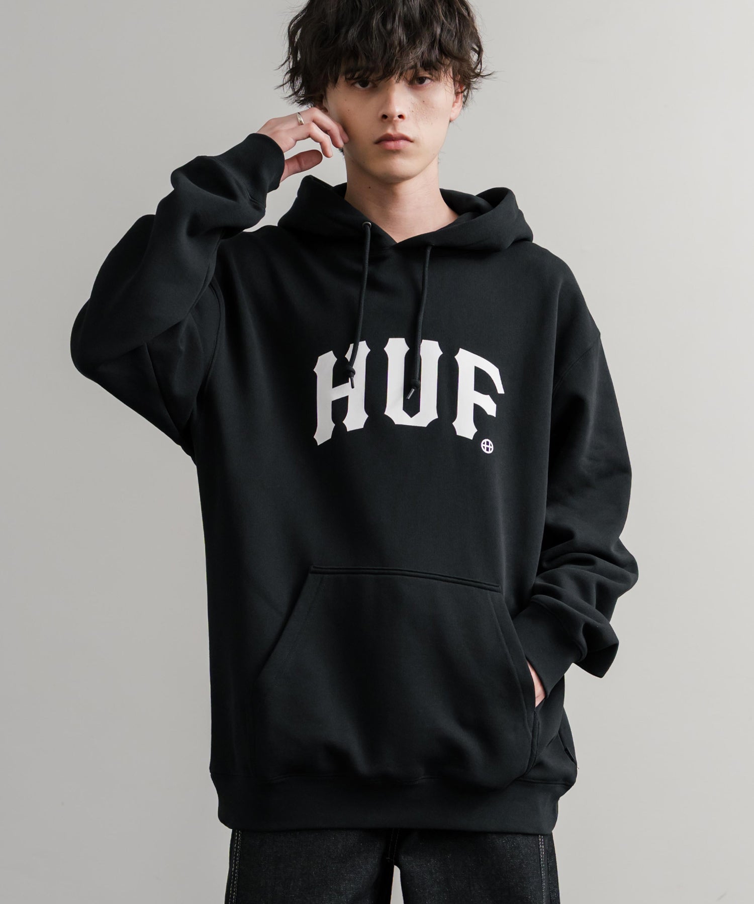 HUF ハフ ARCH P/O HOODIE オーバーサイズアーチロゴプリント裏起毛プルオーバーパーカー 15020