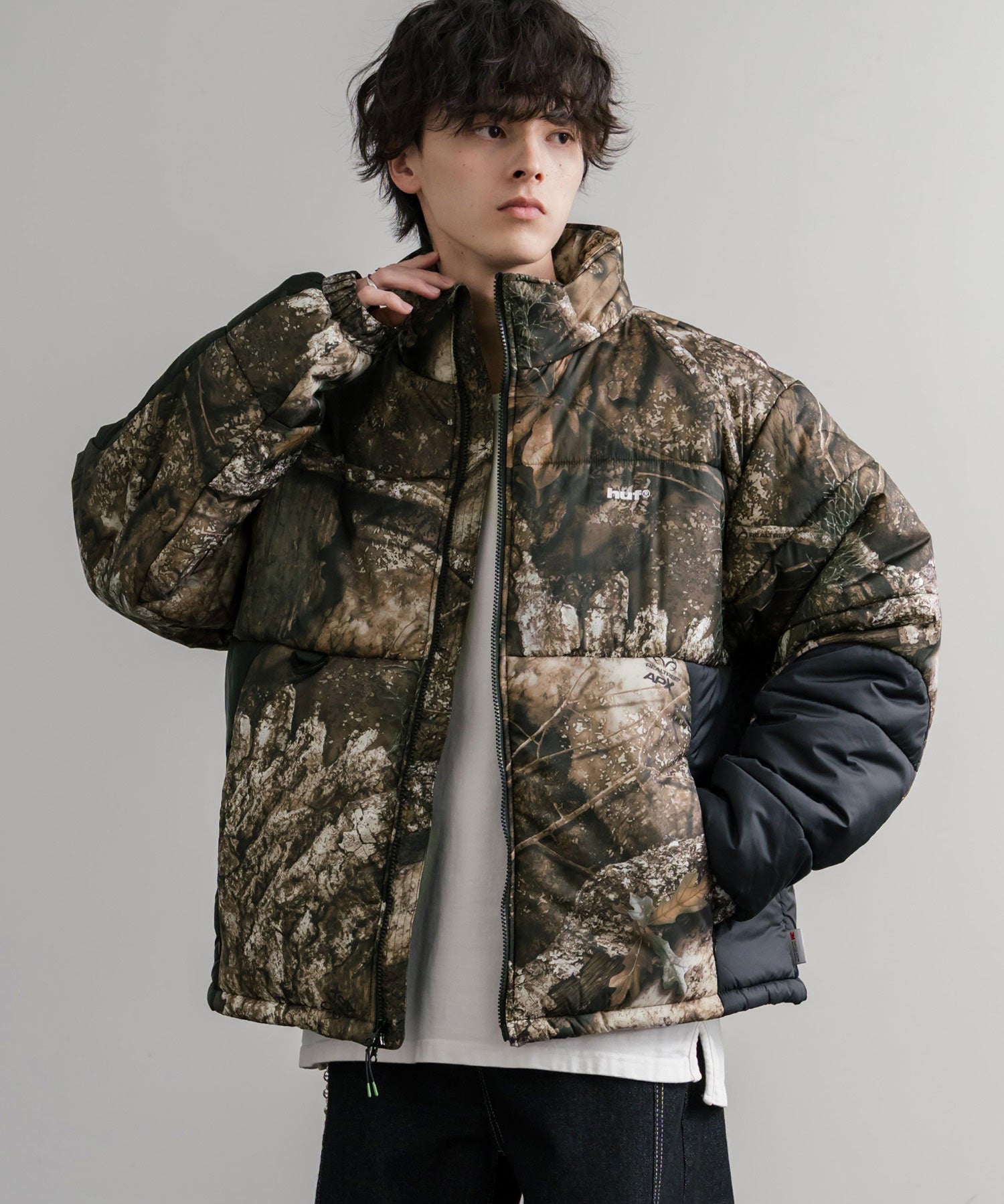 HUF ハフ SEQUOIA PUFFER JACKET REALTREE SEQUOIA PUFFER オーバーサイズワンポイントロゴ中綿ジャケット 15056
