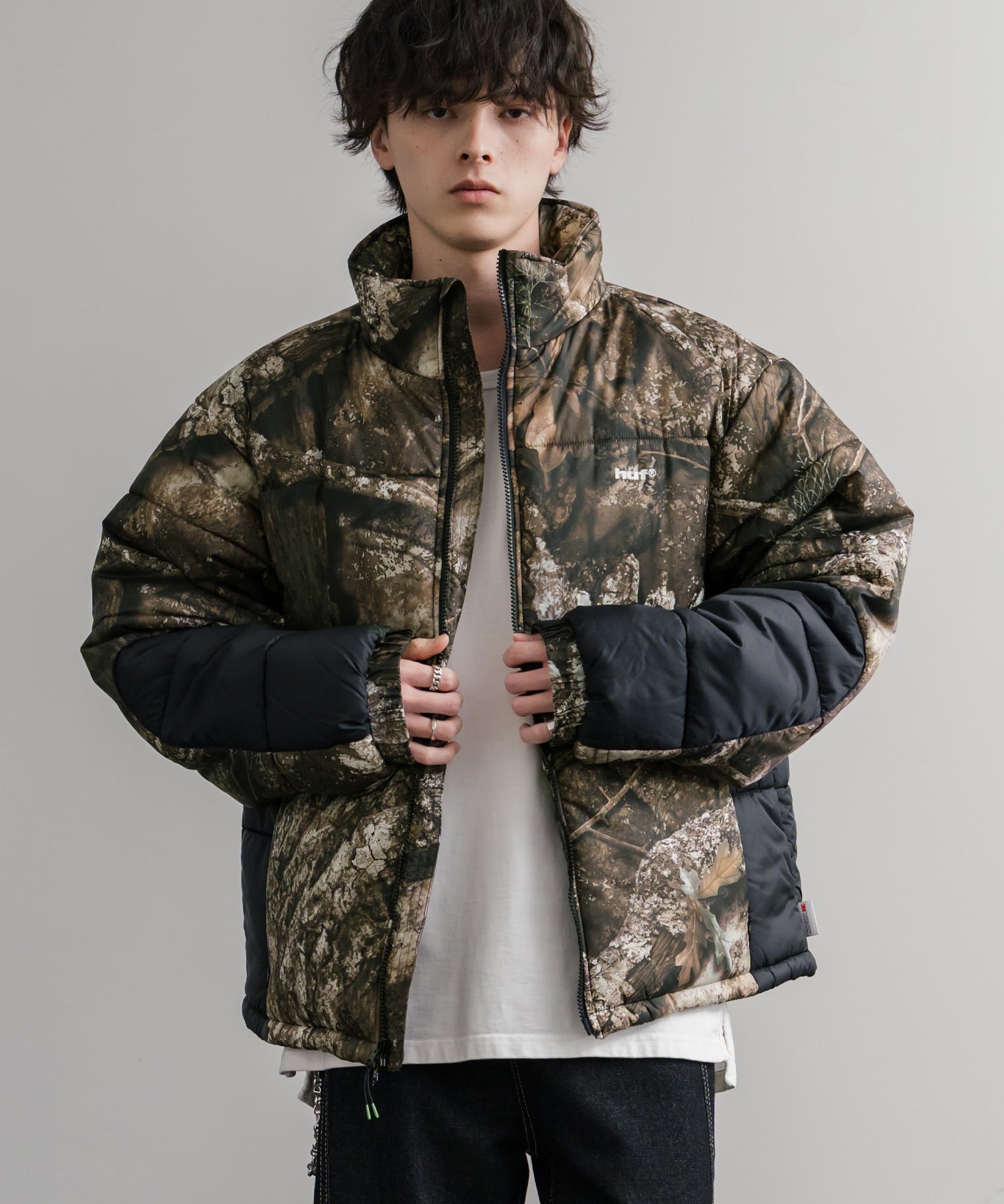 HUF ハフ SEQUOIA PUFFER JACKET REALTREE SEQUOIA PUFFER オーバーサイズワンポイントロゴ中綿ジャケット 15056