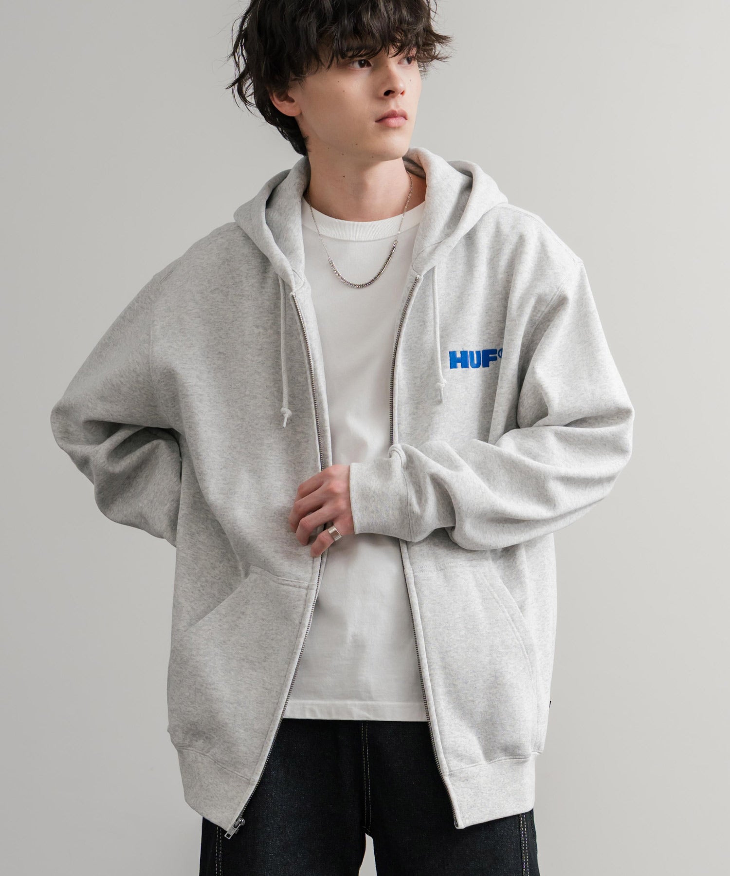 HUF ハフ ALL CAPS F/Z HOODIE オーバーサイズ裏起毛ワンポイントロゴ刺繍フルジップパーカー 15058