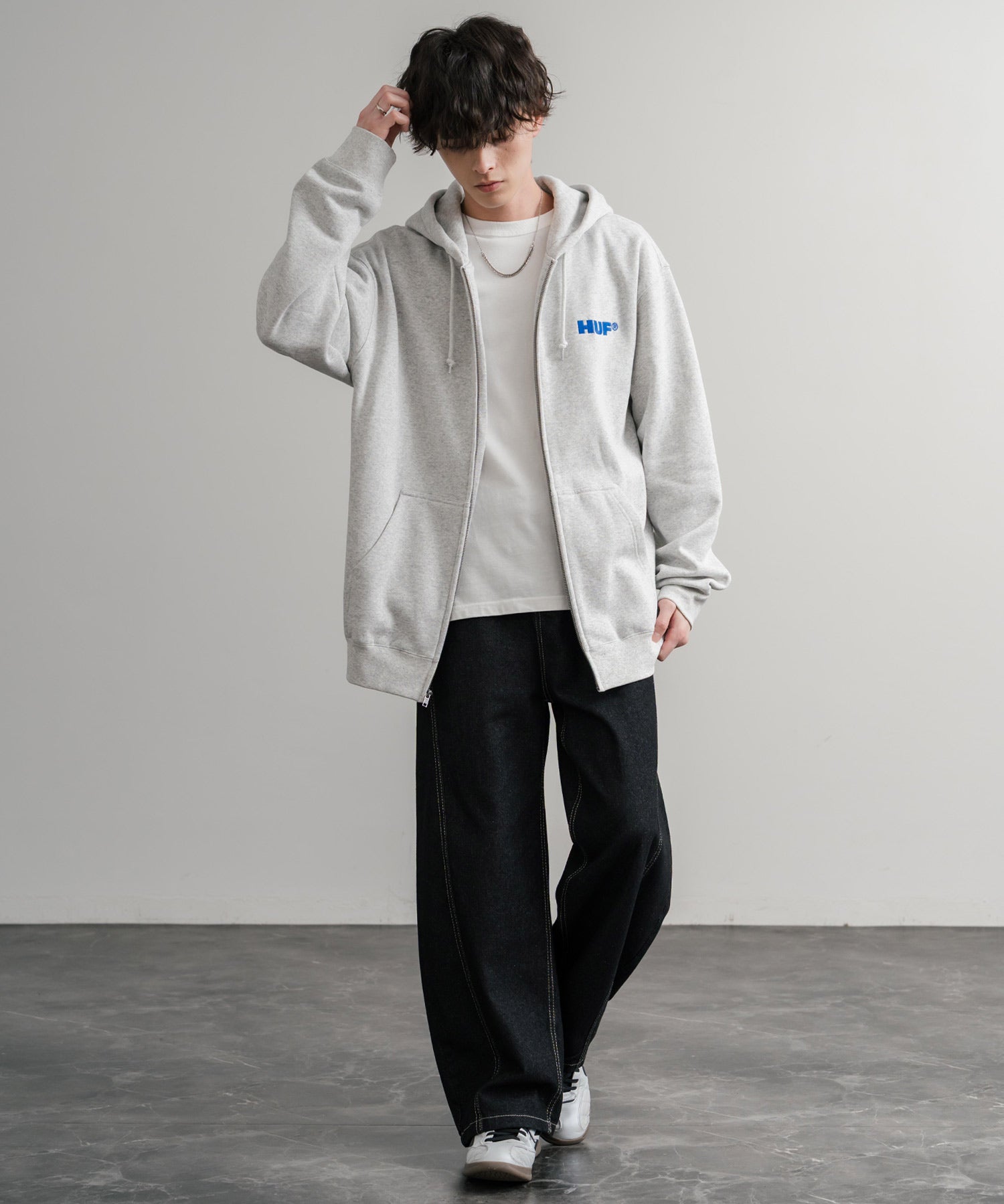 HUF ハフ ALL CAPS F/Z HOODIE オーバーサイズ裏起毛ワンポイントロゴ刺繍フルジップパーカー 15058