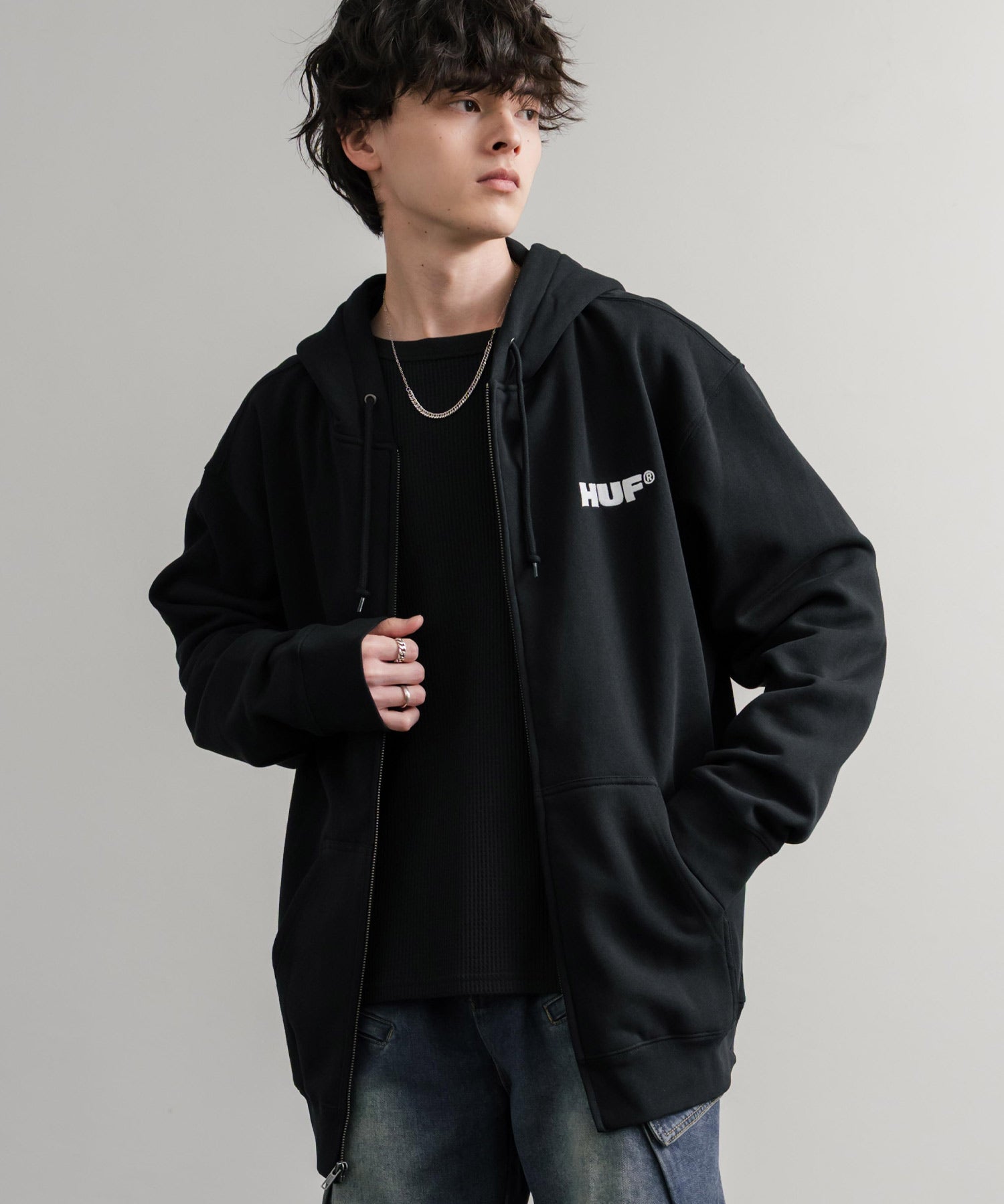 HUF ハフ ALL CAPS F/Z HOODIE オーバーサイズ裏起毛ワンポイントロゴ刺繍フルジップパーカー 15058