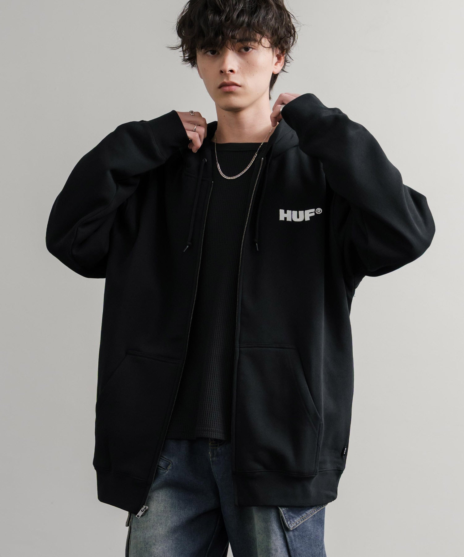HUF ハフ ALL CAPS F/Z HOODIE オーバーサイズ裏起毛ワンポイントロゴ刺繍フルジップパーカー 15058