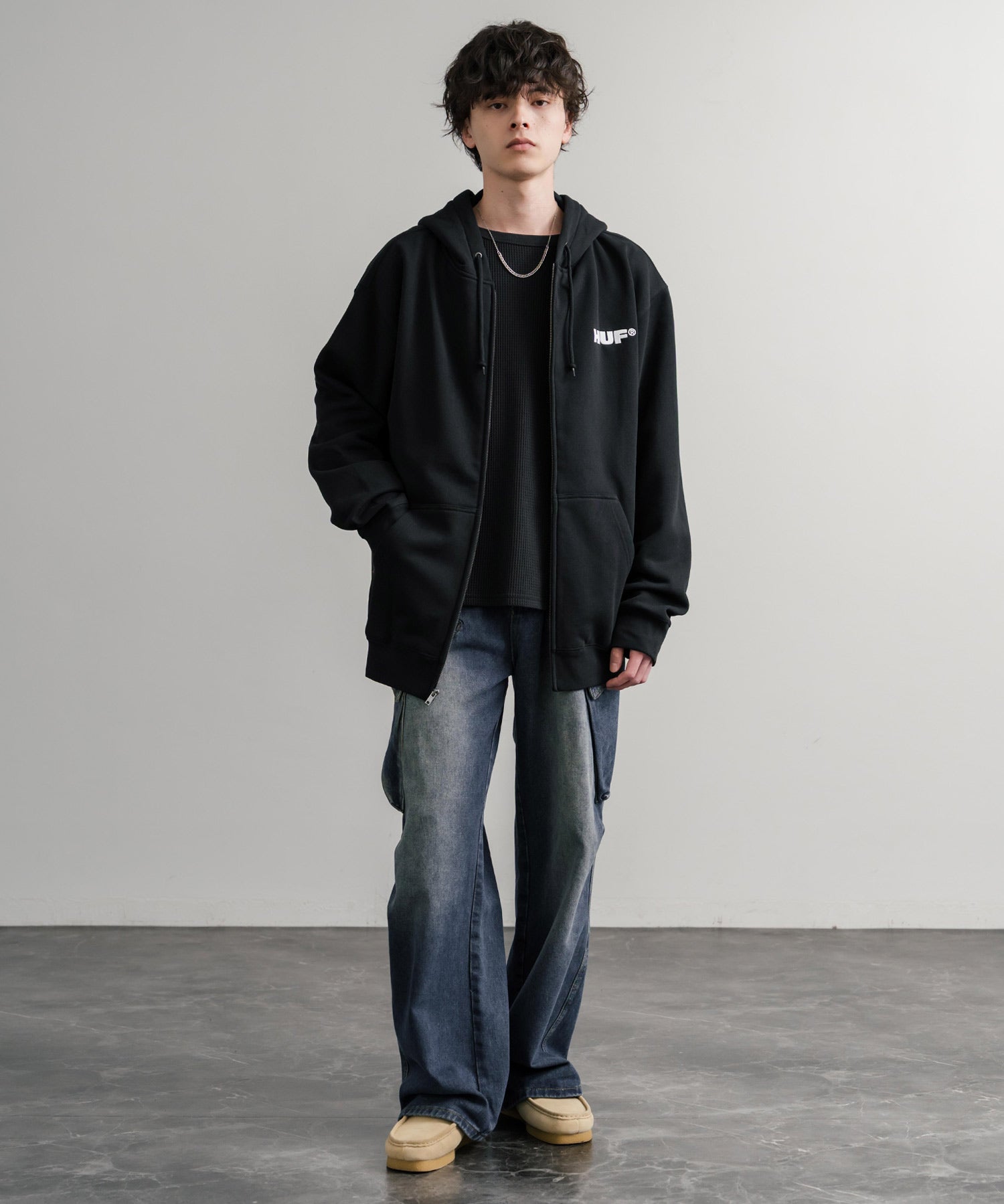 HUF ハフ ALL CAPS F/Z HOODIE オーバーサイズ裏起毛ワンポイントロゴ刺繍フルジップパーカー 15058