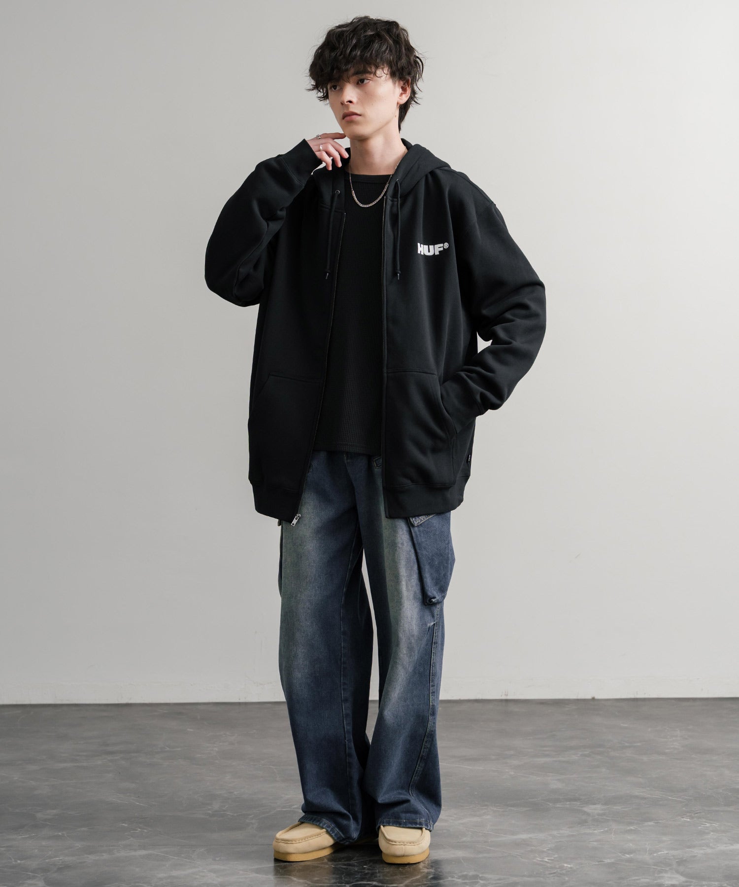 HUF ハフ ALL CAPS F/Z HOODIE オーバーサイズ裏起毛ワンポイントロゴ刺繍フルジップパーカー 15058