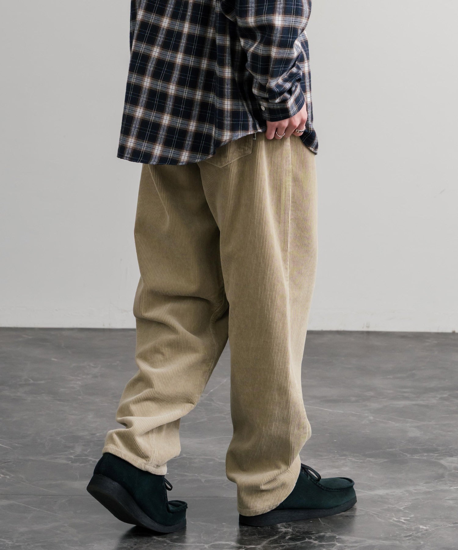 HUF ハフ CROMER CORDUROY PANT ワンポイントロゴ刺繍入りコーデュロイテーパードワイドパンツ 15060