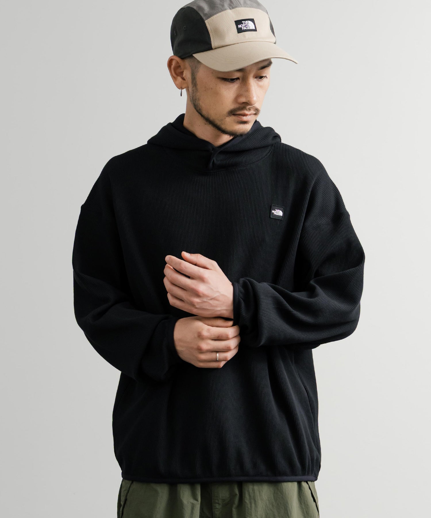 日本未展開モデル THE NORTH FACE ザ・ノースフェイス WHITE LABEL ホワイトレーベル WAFFLE HOOD PULLOVER オーバーサイズワッフルミニボックスロゴ刺繍パーカー 15065