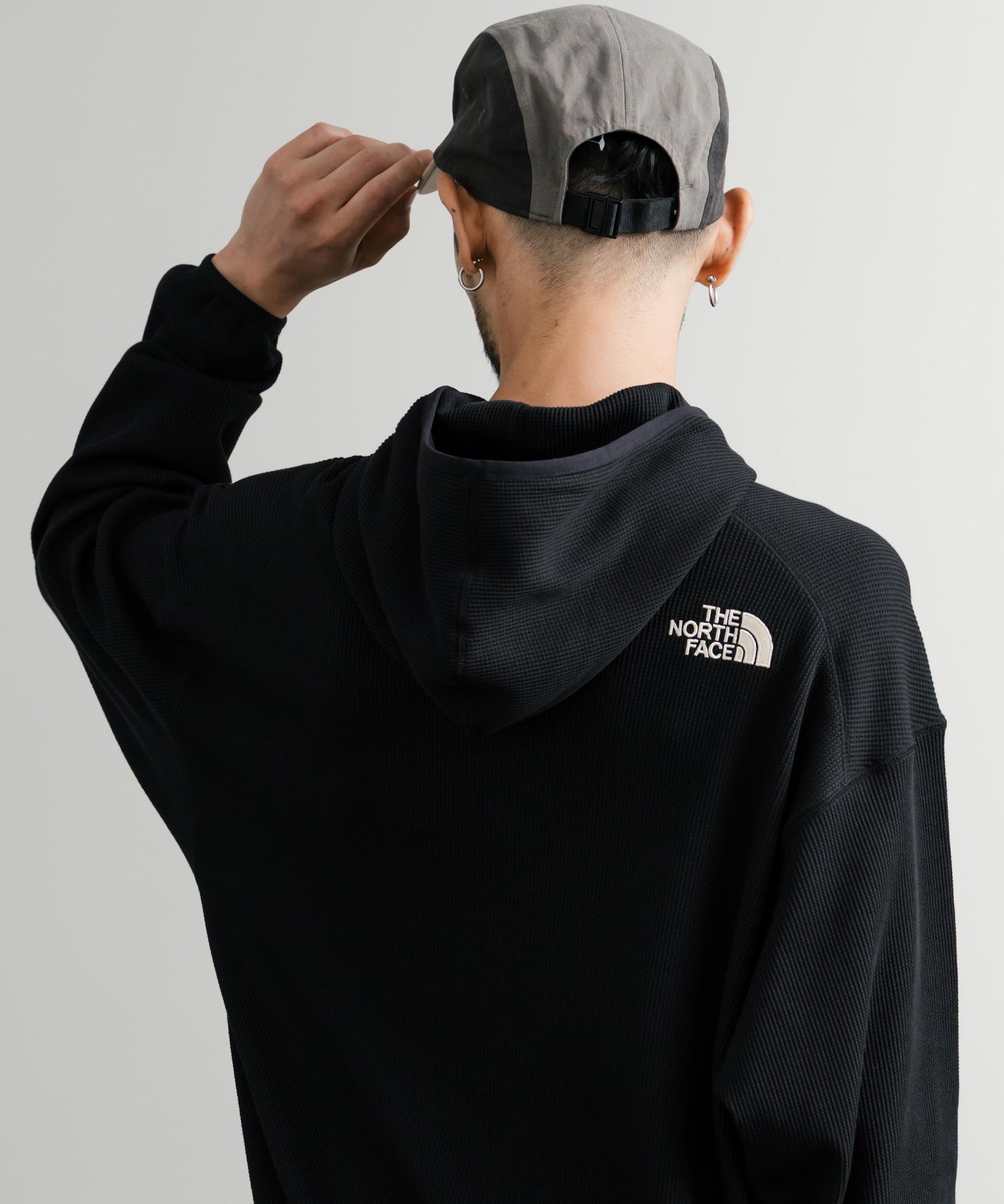 日本未展開モデル THE NORTH FACE ザ・ノースフェイス WHITE LABEL ホワイトレーベル WAFFLE HOOD PULLOVER オーバーサイズワッフルミニボックスロゴ刺繍パーカー 15065