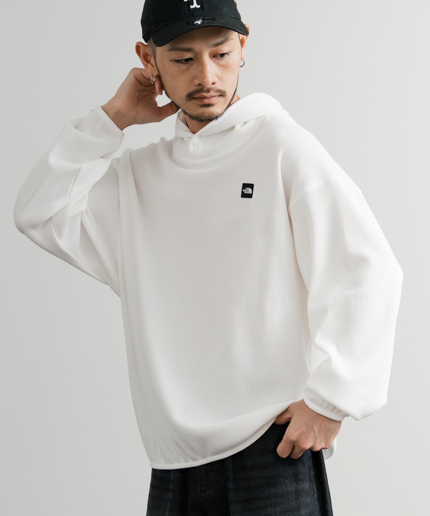 日本未展開モデル THE NORTH FACE ザ・ノースフェイス WHITE LABEL ホワイトレーベル WAFFLE HOOD PULLOVER オーバーサイズワッフルミニボックスロゴ刺繍パーカー 15065
