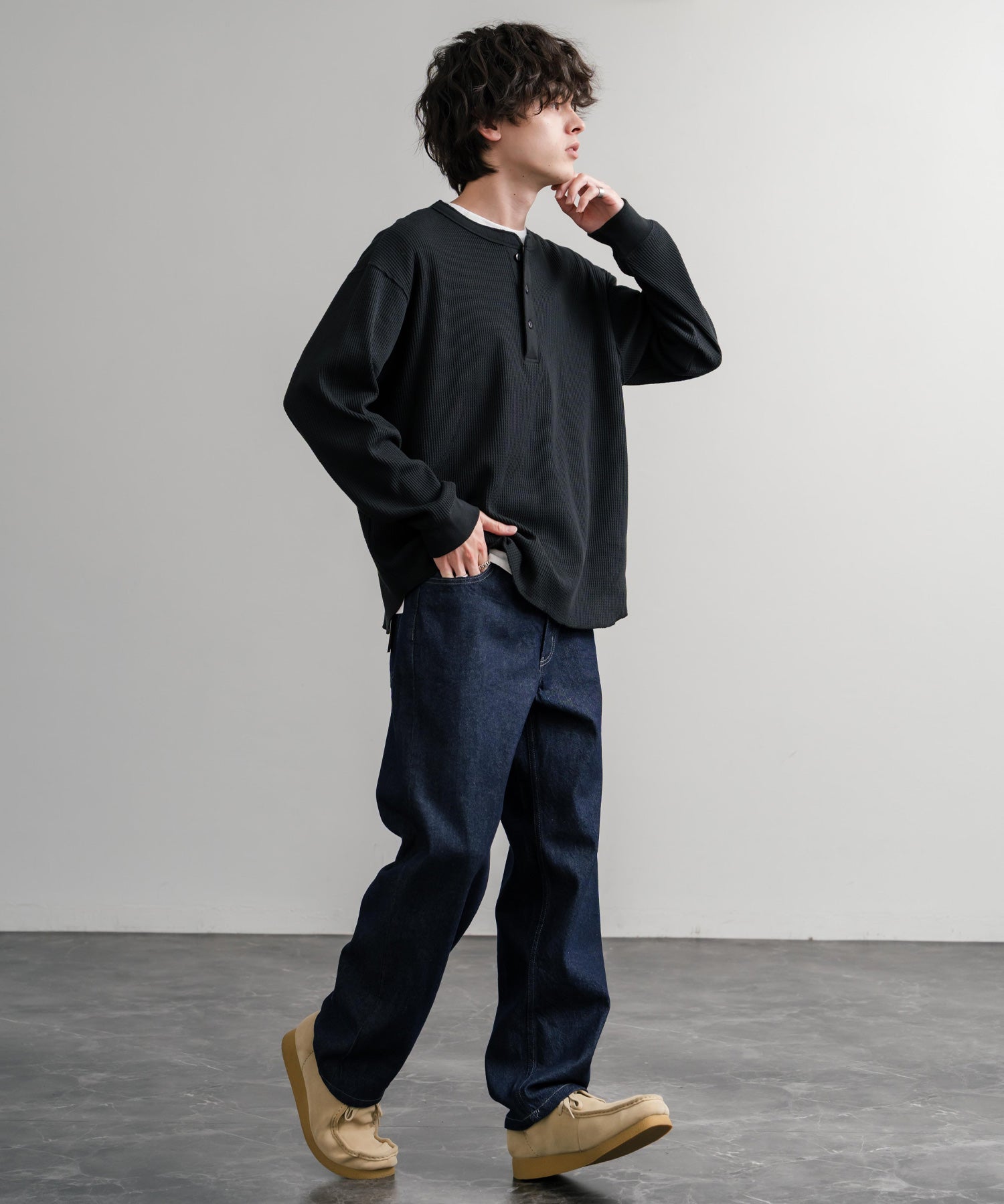 Hanes ワイドフィット5ポケットテーパードデニムパンツ	15112