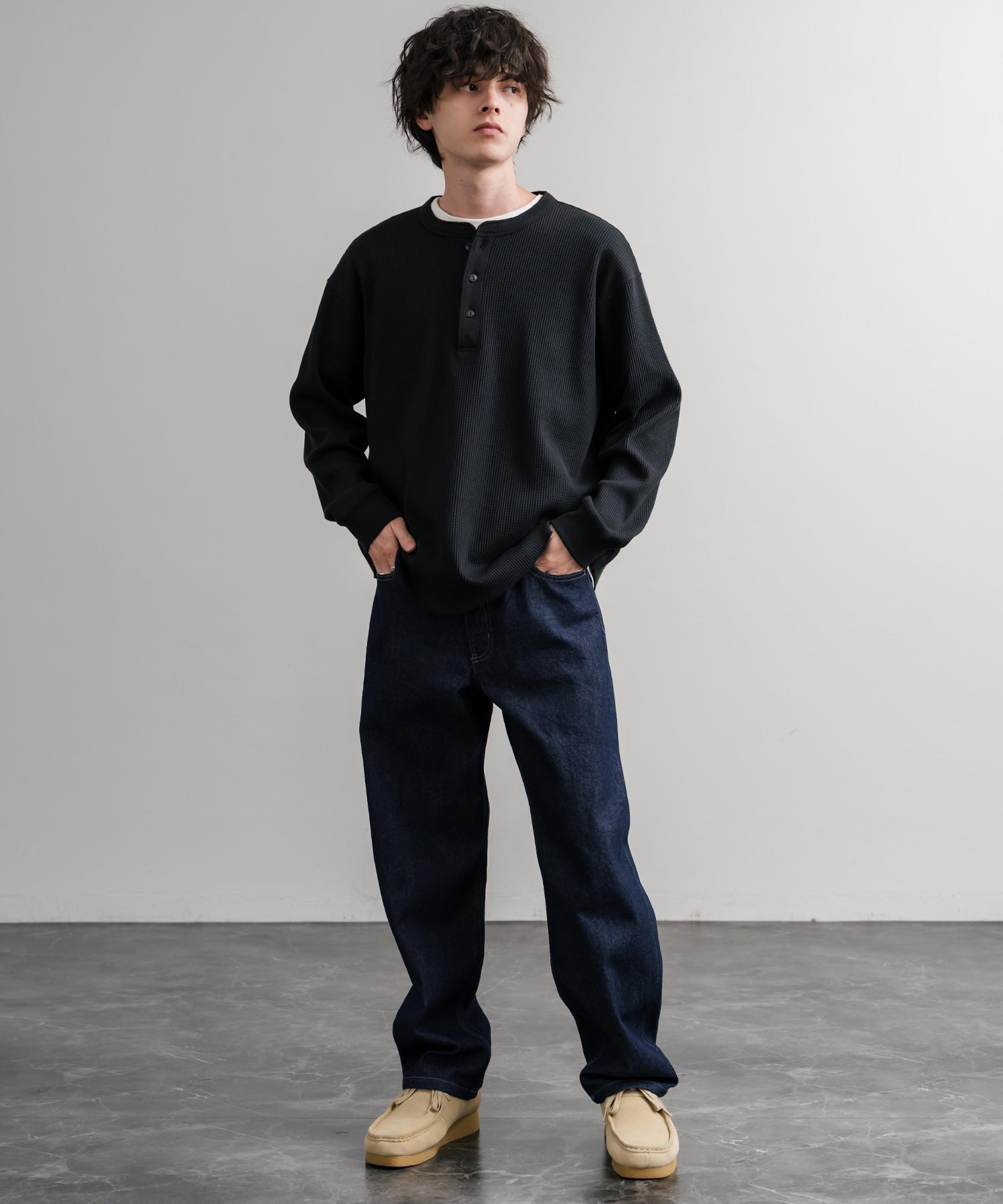 Hanes ワイドフィット5ポケットテーパードデニムパンツ	15112