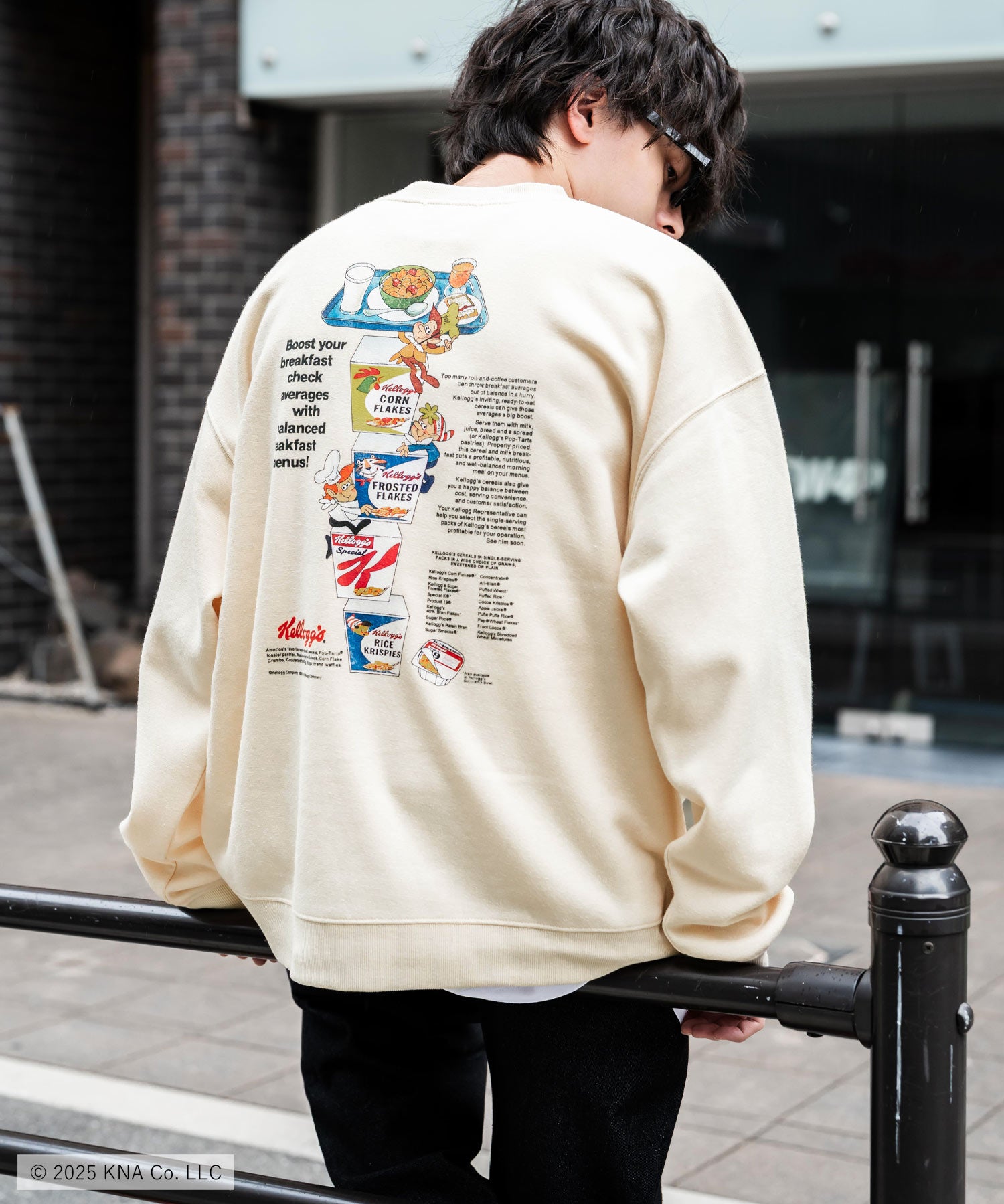 Kellogg's 別注コラボ オーバーサイズヴィンテージライクグラフィックプリント裏起毛スウェットトレーナー 15117