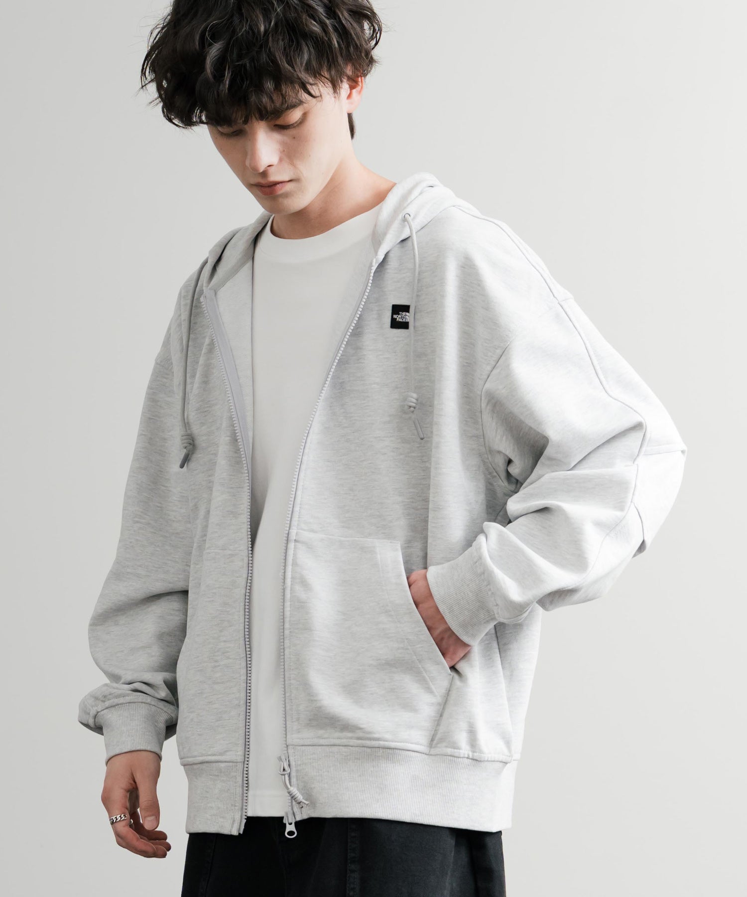 日本未展開モデル THE NORTH FACE ザ・ノースフェイス WHITE LABEL ホワイトレーベル ESSENTIAL HOOD ZIP UP エッセンシャルフードジップアップパーカー 15154