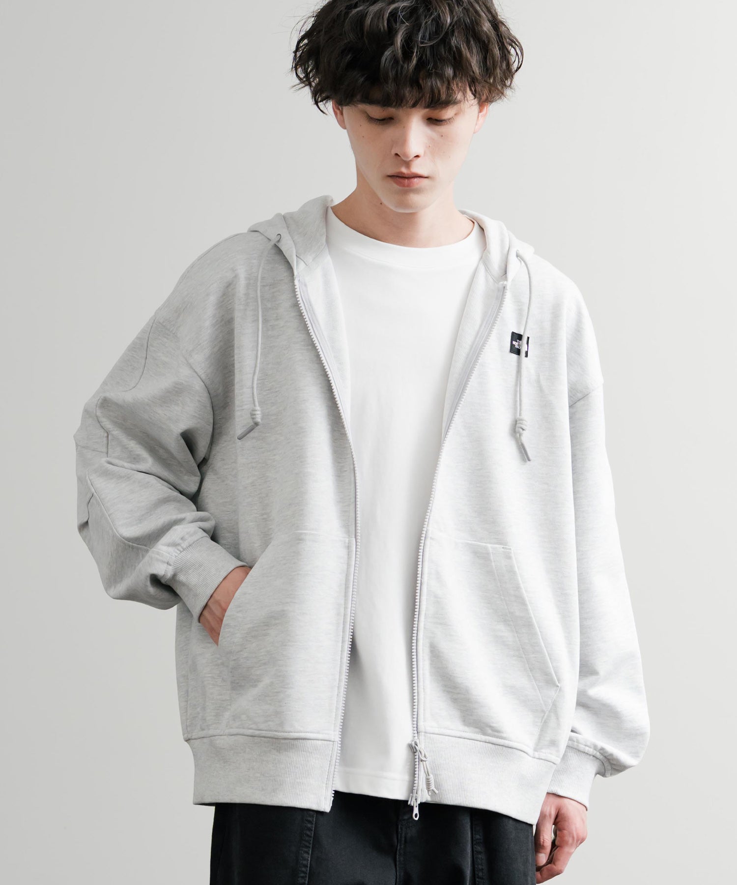 海外限定ノースフェイス　ストレッチ ジップ付パーカーFLASHDRY 乾燥 日本未展開モデル THE NORTH FACE ザ・ノースフェイス WHITE LABEL