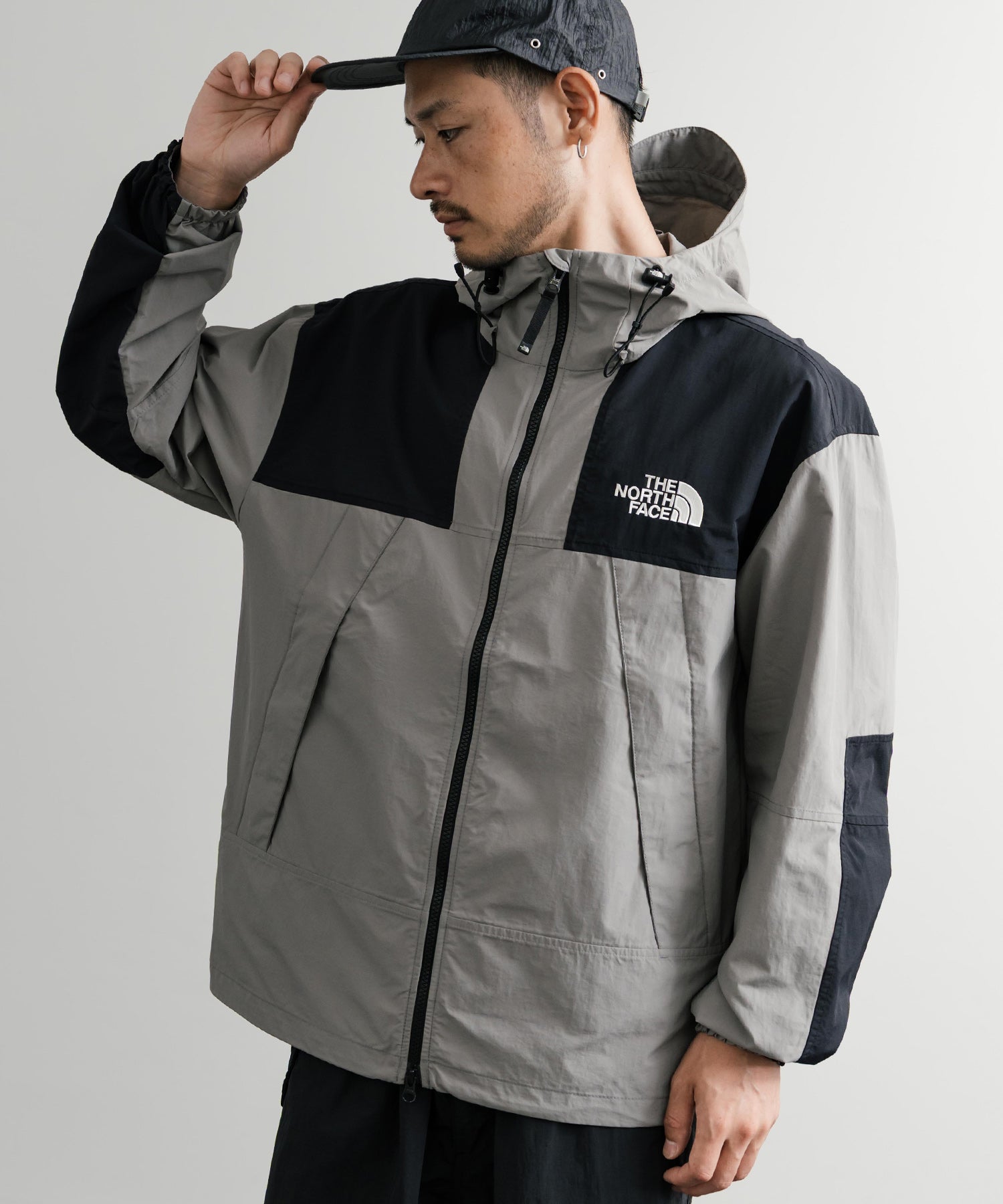 ノースフェイス 薄手 マウンテンジャケット ドライベント 刺繍ロゴ グレー XL THE NORTH FACE (ザ ノースフェイス) GORE-TEX ロゴ刺繍 フルジップ